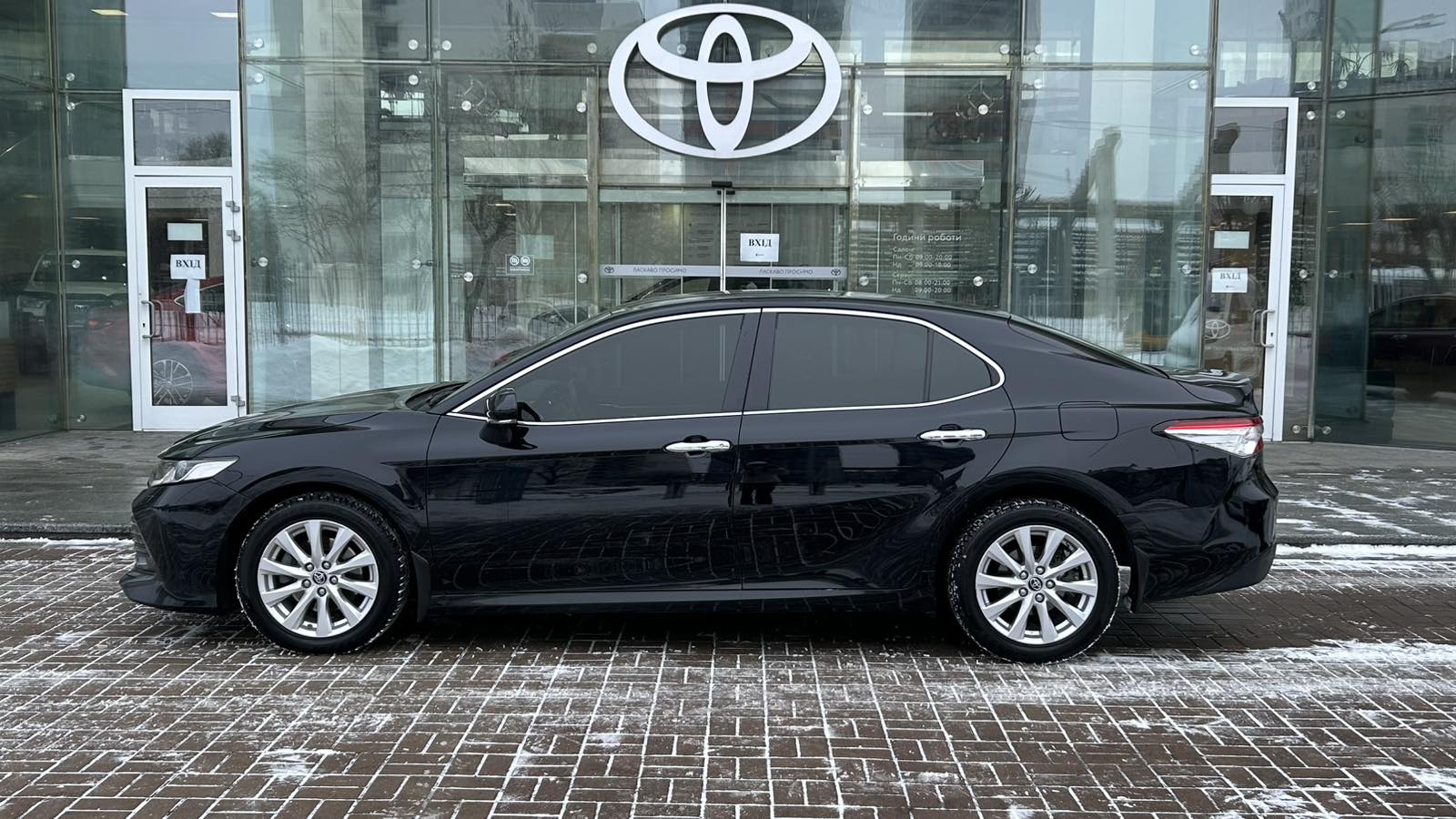 Toyota CAMRY 2017 року, Седан, Тойота Центр Київ "Автосаміт Укравто", м.Київ | Фото № 3 Toyota CAMRY 2017 року з пробігом 179000 км, Седан, Тойота Центр Київ "Автосаміт Укравто", м.Київ - 965000 ГРН | Фото № 3