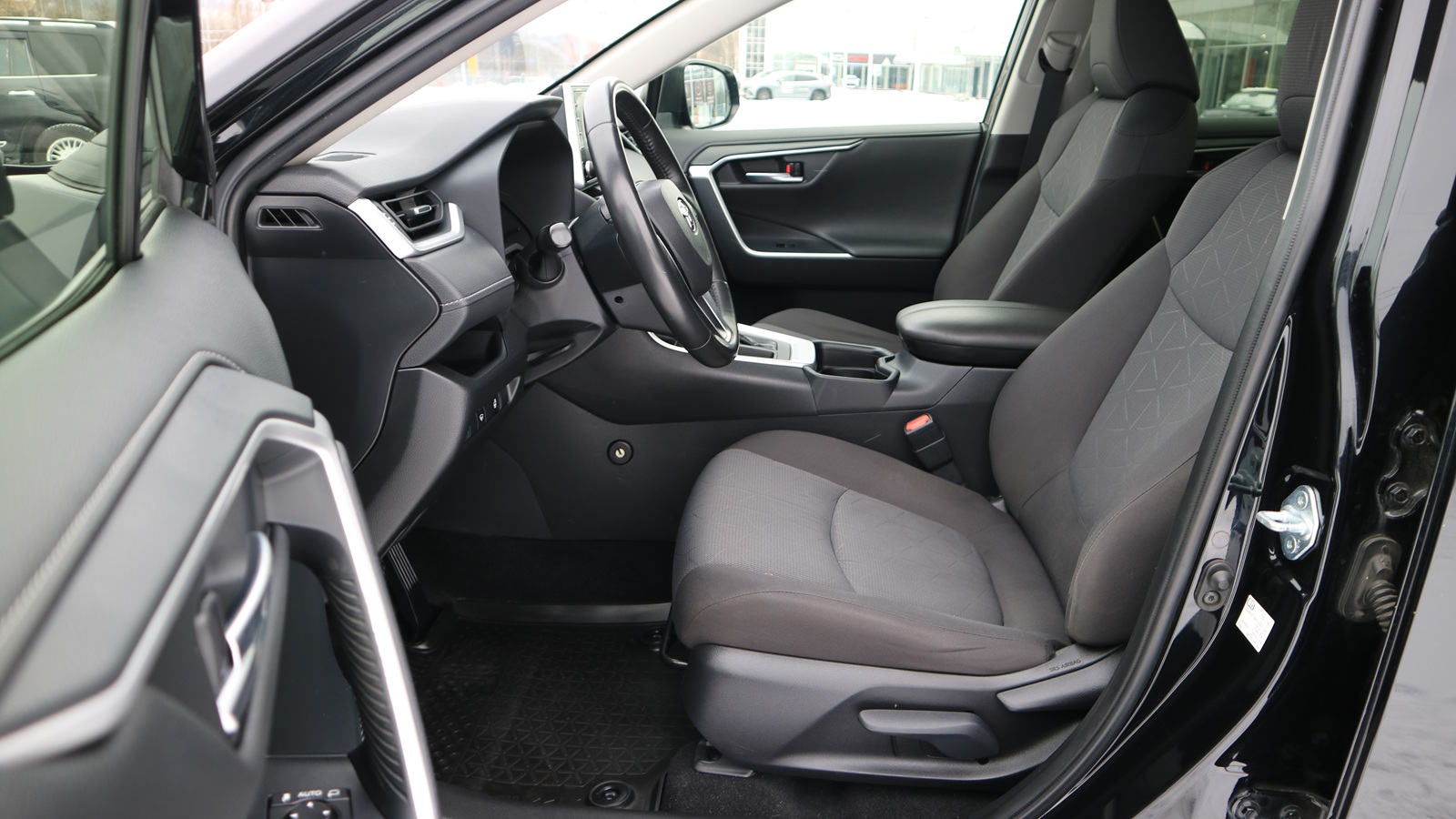 Toyota RAV4 2019 року, Універсал, Тойота Центр Київ "Автосаміт Укравто Столичне", м.Київ | Фото № 13 Toyota RAV4 2019 року з пробігом 155372 км, Універсал, Тойота Центр Київ "Автосаміт Укравто Столичне", м.Київ - 1025000 ГРН | Фото № 13