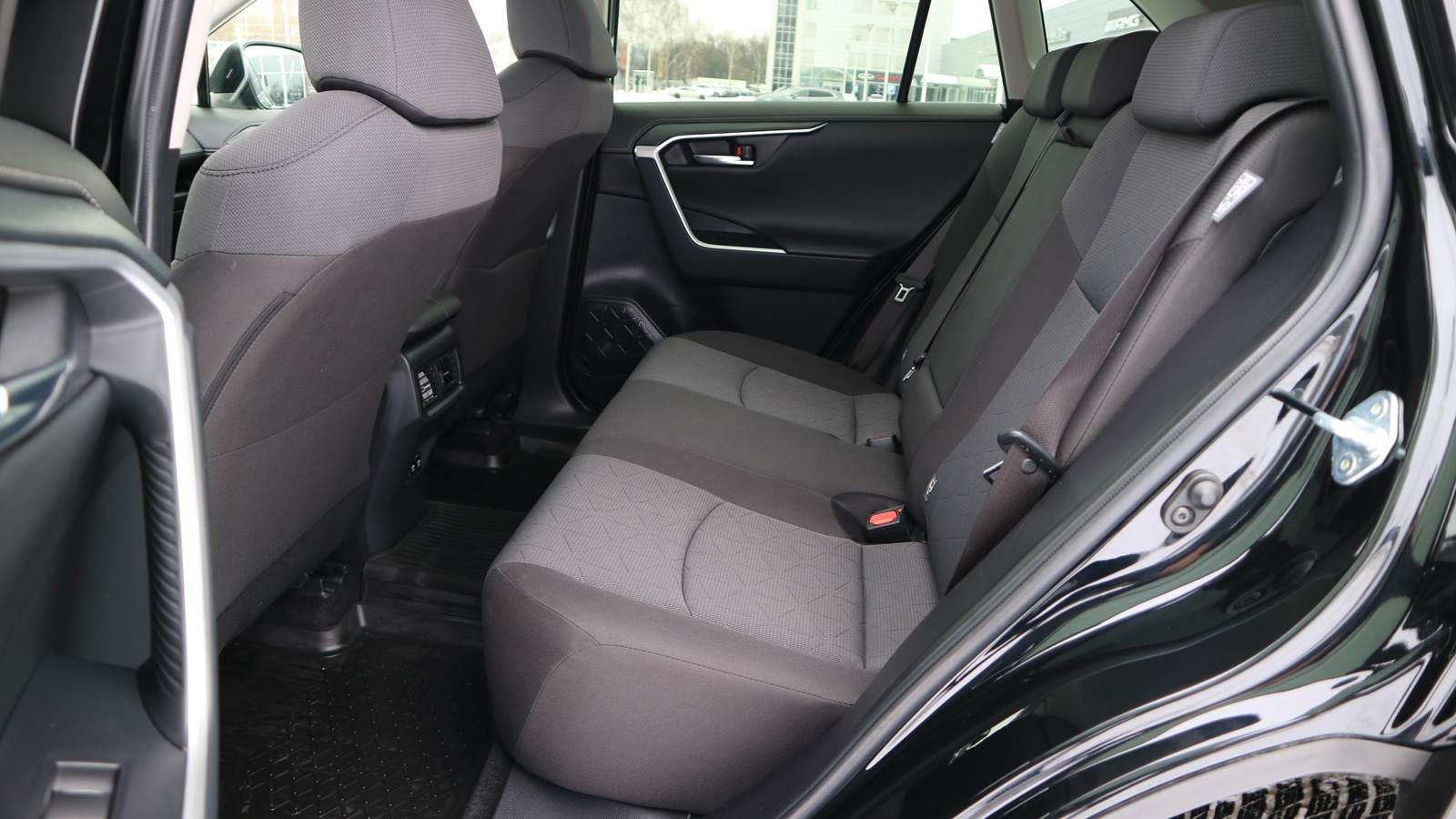 Toyota RAV4 2019 року, Універсал, Тойота Центр Київ "Автосаміт Укравто Столичне", м.Київ | Фото № 14 Toyota RAV4 2019 року з пробігом 155372 км, Універсал, Тойота Центр Київ "Автосаміт Укравто Столичне", м.Київ - 1025000 ГРН | Фото № 14