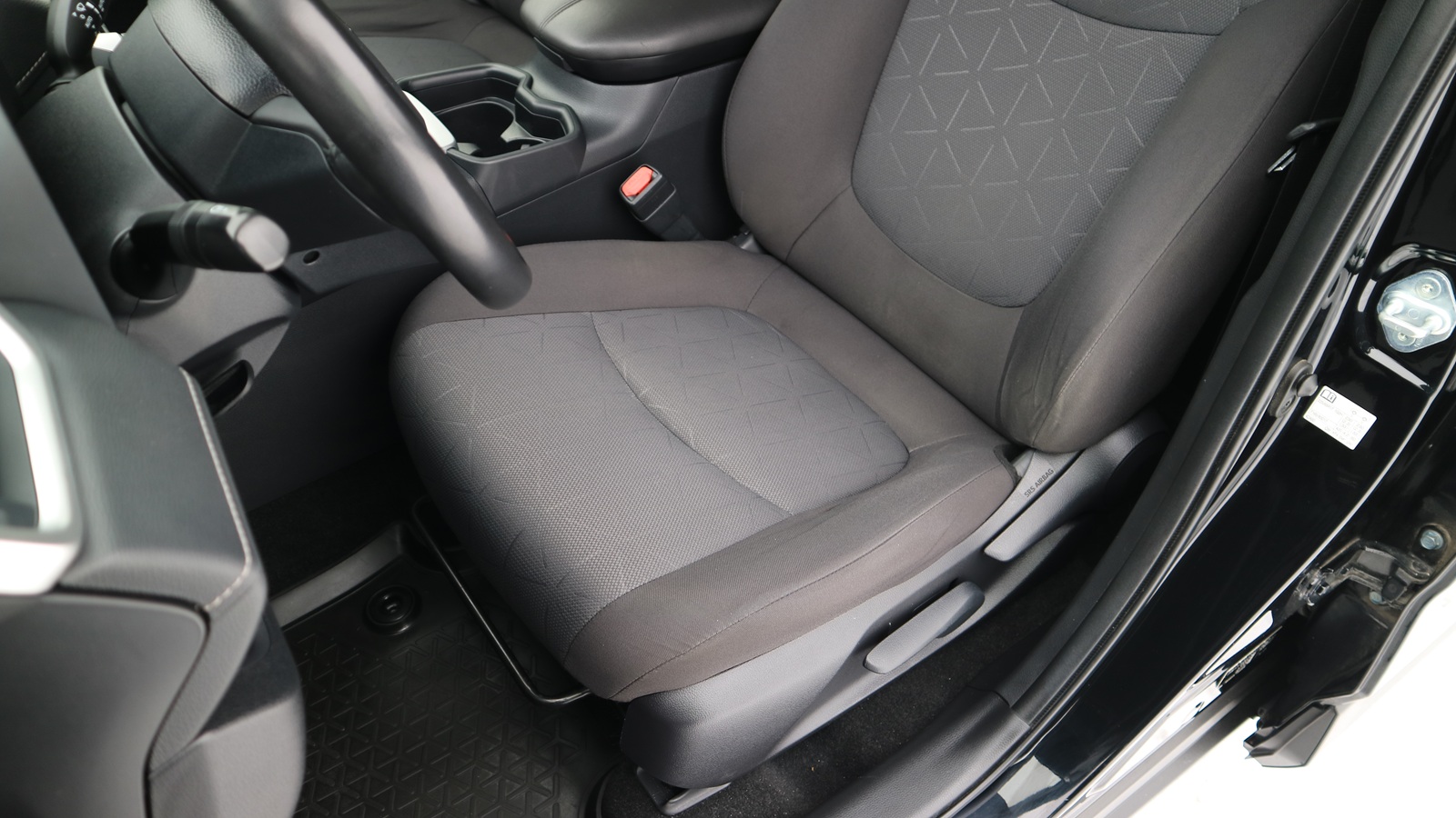 Toyota RAV4 2019 року, Універсал, Тойота Центр Київ "Автосаміт Укравто Столичне", м.Київ | Фото № 15 Toyota RAV4 2019 року з пробігом 155372 км, Універсал, Тойота Центр Київ "Автосаміт Укравто Столичне", м.Київ - 1025000 ГРН | Фото № 15