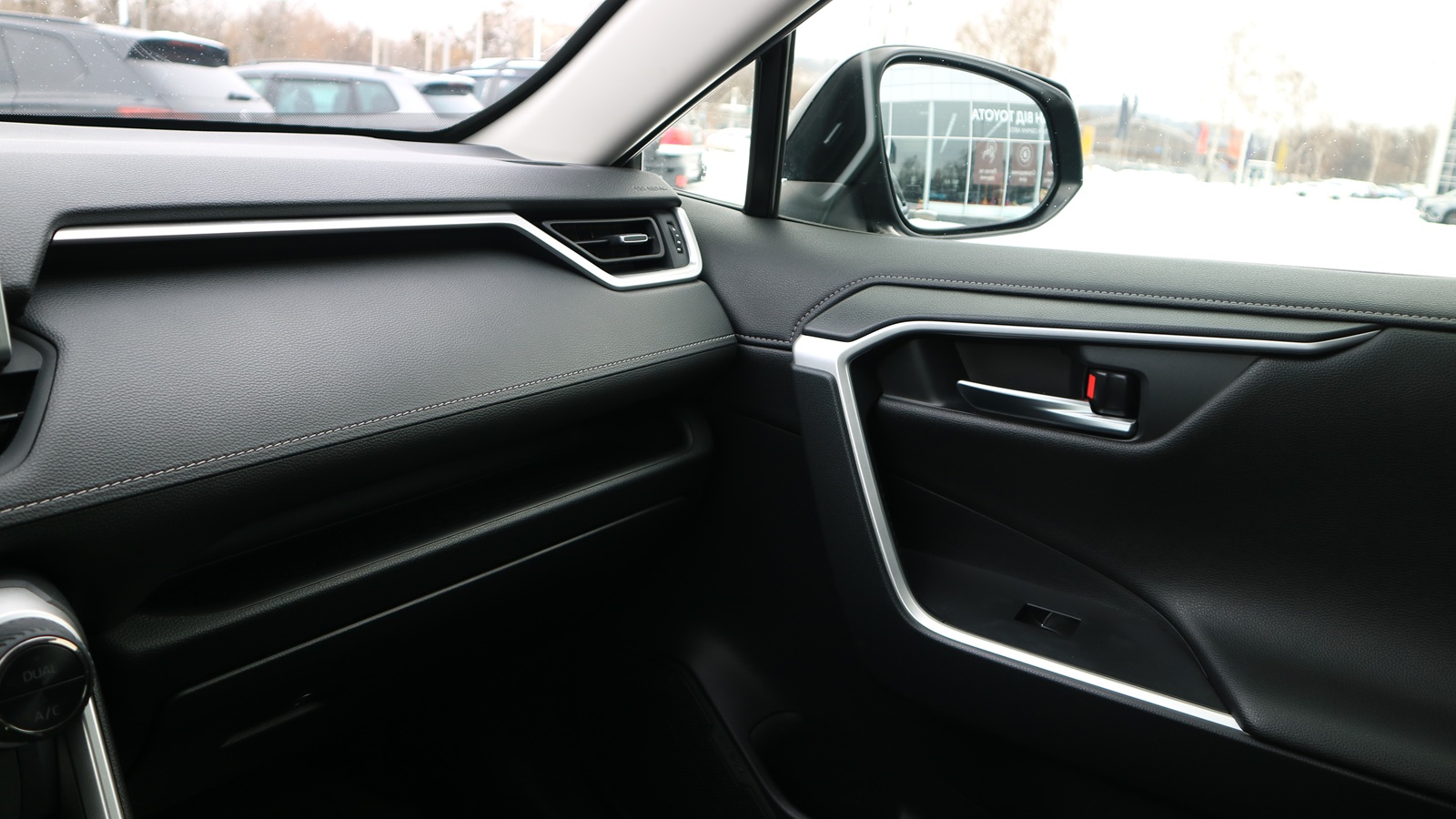 Toyota RAV4 2019 року, Універсал, Тойота Центр Київ "Автосаміт Укравто Столичне", м.Київ | Фото № 17 Toyota RAV4 2019 року з пробігом 155372 км, Універсал, Тойота Центр Київ "Автосаміт Укравто Столичне", м.Київ - 1025000 ГРН | Фото № 17