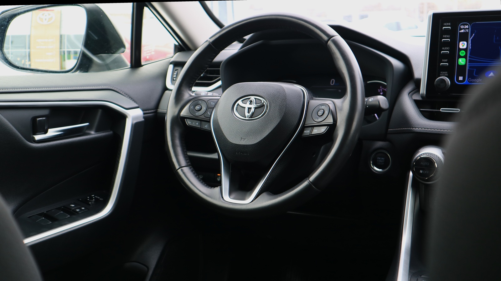 Toyota RAV4 2019 року, Універсал, Тойота Центр Київ "Автосаміт Укравто Столичне", м.Київ | Фото № 18 Toyota RAV4 2019 року з пробігом 155372 км, Універсал, Тойота Центр Київ "Автосаміт Укравто Столичне", м.Київ - 1025000 ГРН | Фото № 18