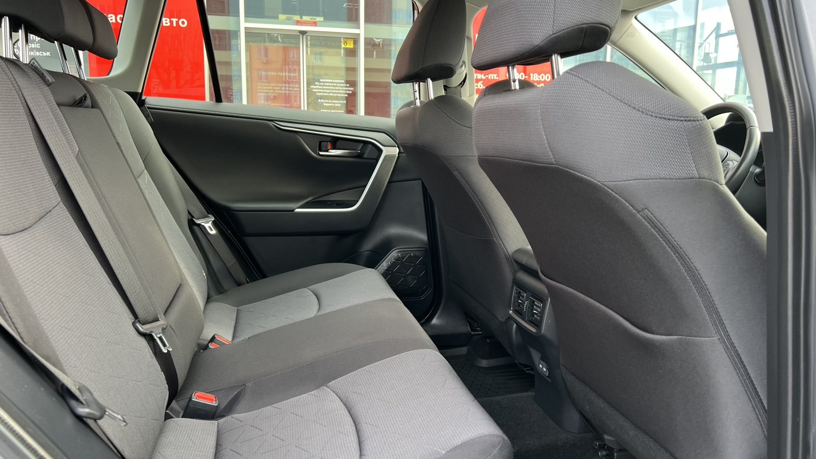 Toyota RAV4 2024 року, Універсал, Тойота Центр Івано-Франківськ "Класик-Авто", м.Івано-Франківськ | Фото № 7 Toyota RAV4 2024 року з пробігом 36943 км, Універсал, Тойота Центр Івано-Франківськ "Класик-Авто", м.Івано-Франківськ - 1595500 ГРН | Фото № 7