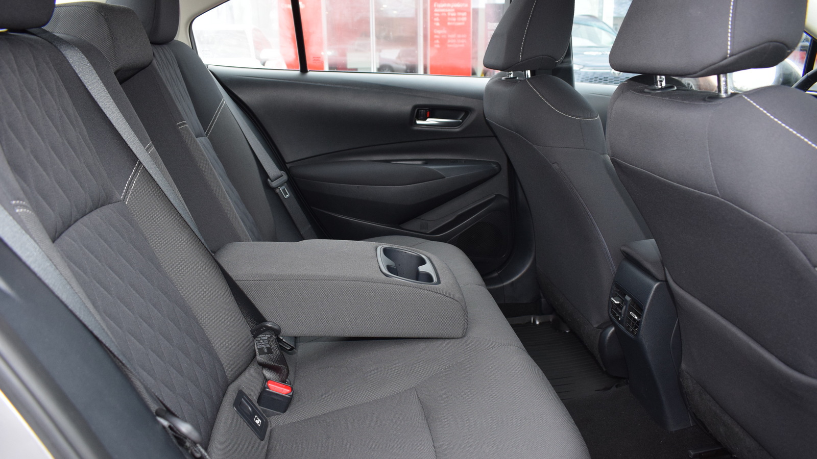 Toyota COROLLA 2019 року, Седан, Тойота Центр Житомир "Стар - Кар", м.Житомир | Фото № 7 Toyota COROLLA 2019 року з пробігом 44529 км, Седан, Тойота Центр Житомир "Стар - Кар", м.Житомир - 829900 ГРН | Фото № 7