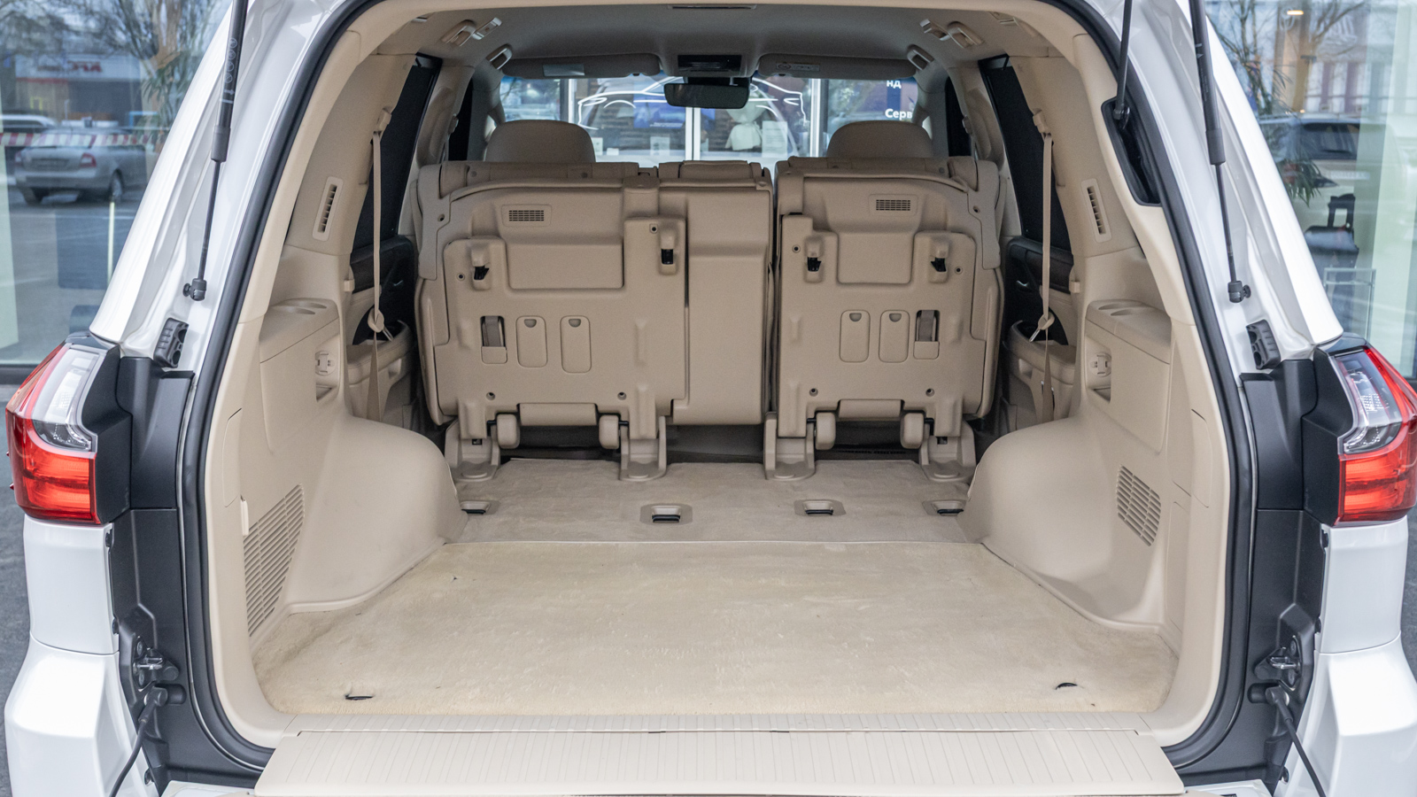 Lexus LX 2016 року, Універсал, Тойота Центр Дніпро "Алмаз Мотор" на Запорізькому шосе, м.Дніпро | Фото № 12 Lexus LX 2016 року з пробігом 158506 км, Універсал, Тойота Центр Дніпро "Алмаз Мотор" на Запорізькому шосе, м.Дніпро - 2475000 ГРН | Фото № 12