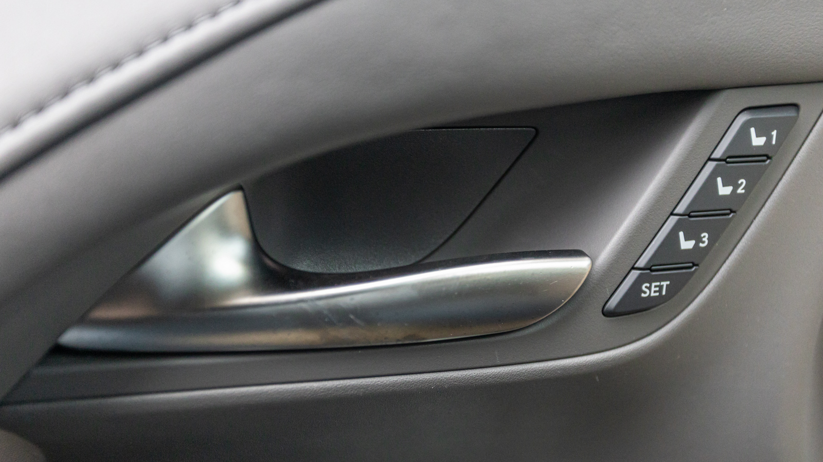 Lexus LX 2016 року, Універсал, Тойота Центр Дніпро "Алмаз Мотор" на Запорізькому шосе, м.Дніпро | Фото № 25 Lexus LX 2016 року з пробігом 158506 км, Універсал, Тойота Центр Дніпро "Алмаз Мотор" на Запорізькому шосе, м.Дніпро - 2475000 ГРН | Фото № 25