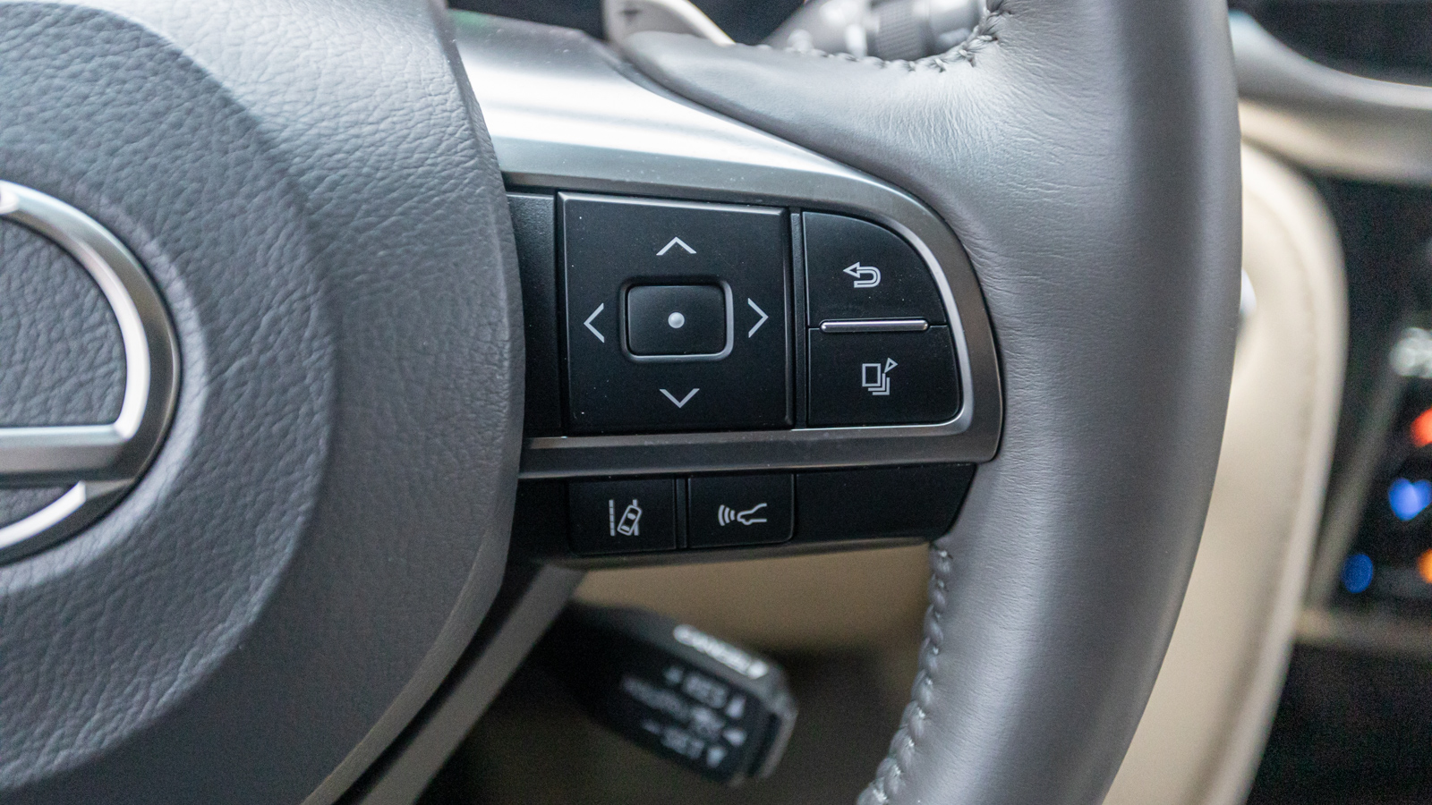 Lexus LX 2016 року, Універсал, Тойота Центр Дніпро "Алмаз Мотор" на Запорізькому шосе, м.Дніпро | Фото № 31 Lexus LX 2016 року з пробігом 158506 км, Універсал, Тойота Центр Дніпро "Алмаз Мотор" на Запорізькому шосе, м.Дніпро - 2475000 ГРН | Фото № 31