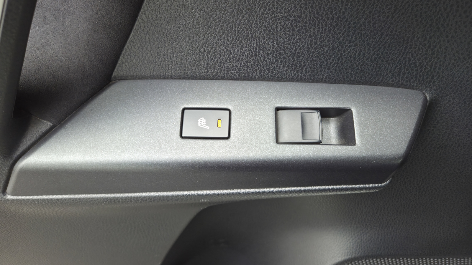 Toyota RAV4 2017 року, Універсал, Тойота Центр Кропивницький "Мотор - Олві", м.Кропивницький | Фото № 17 Toyota RAV4 2017 року з пробігом 117310 км, Універсал, Тойота Центр Кропивницький "Мотор - Олві", м.Кропивницький - 1000000 ГРН | Фото № 17