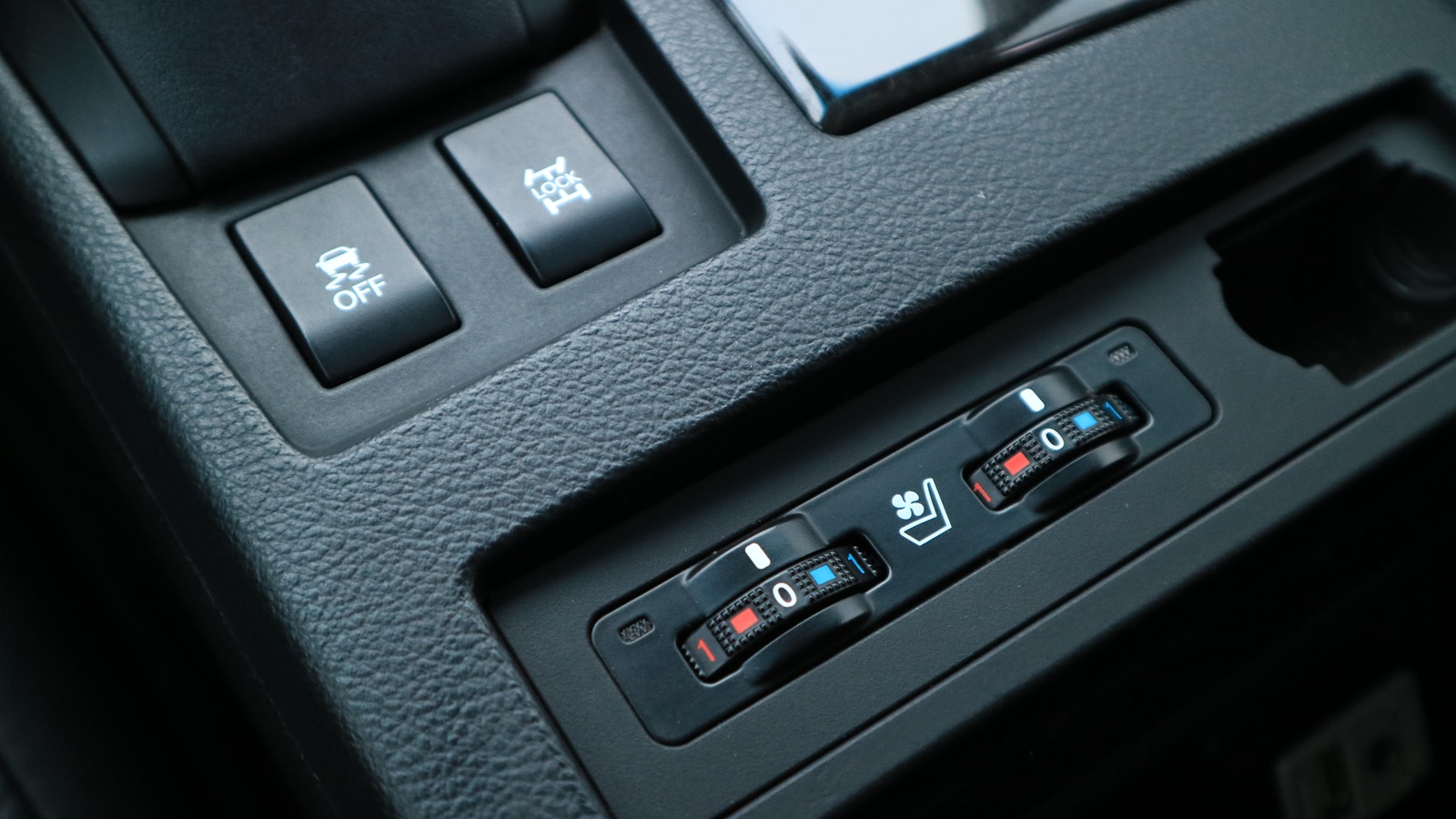 Lexus RX 350 2015 року, Універсал, Тойота Центр Київ "Автосаміт Укравто Столичне", м.Київ | Фото № 19 Lexus RX 350 2015 року з пробігом 106725 км, Універсал, Тойота Центр Київ "Автосаміт Укравто Столичне", м.Київ - 838000 ГРН | Фото № 19