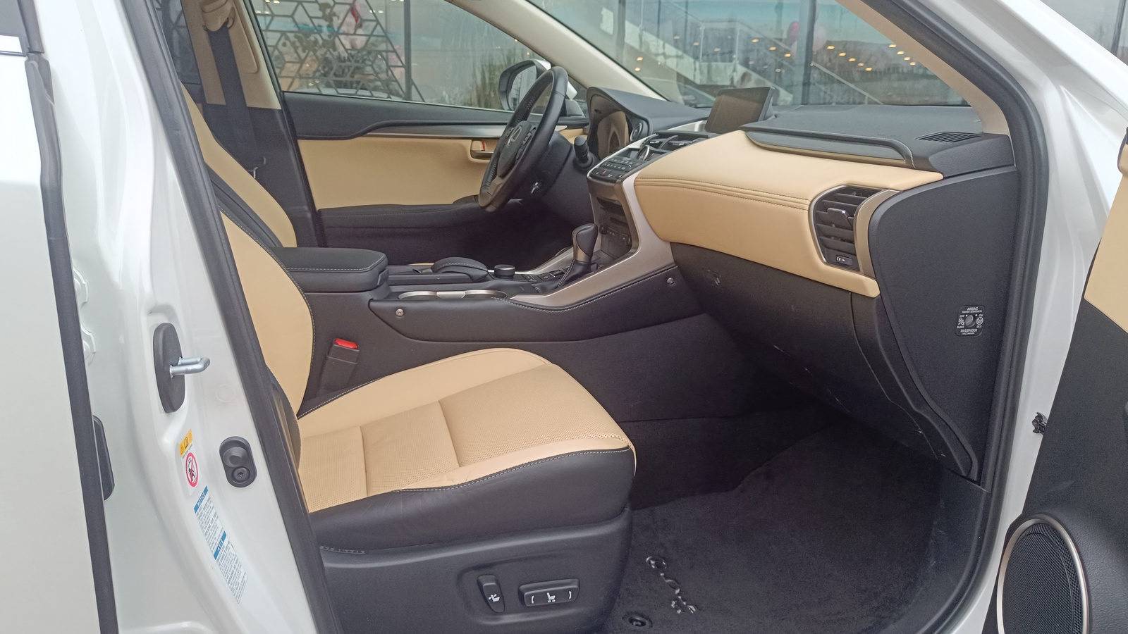 Lexus NX 2015 року, Універсал, Лексус Київ Захід, м.Київ | Фото № 6 Lexus NX 2015 року з пробігом 114368 км, Універсал, Лексус Київ Захід, м.Київ - 1131000 ГРН | Фото № 6