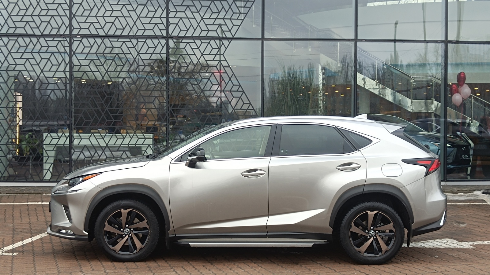 Lexus NX 2020 року, Універсал, Лексус Київ Захід, м.Київ | Фото № 3 Lexus NX 2020 року з пробігом 122481 км, Універсал, Лексус Київ Захід, м.Київ - 1295000 ГРН | Фото № 3