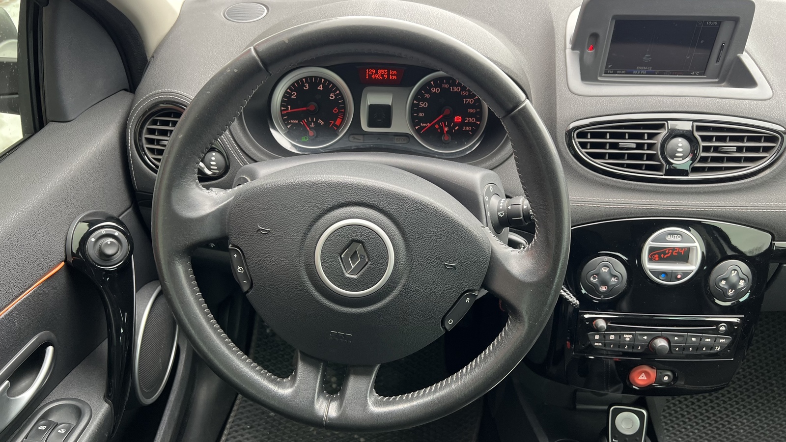 Інші авто RENAULT CLIO 2012 року, Хетчбек, Тойота Центр Вінниця "Преміум Мотор", м.Вінниця | Фото № 9 Інші авто RENAULT CLIO 2012 року з пробігом 129853 км, Хетчбек, Тойота Центр Вінниця "Преміум Мотор", м.Вінниця - 280000 ГРН | Фото № 9