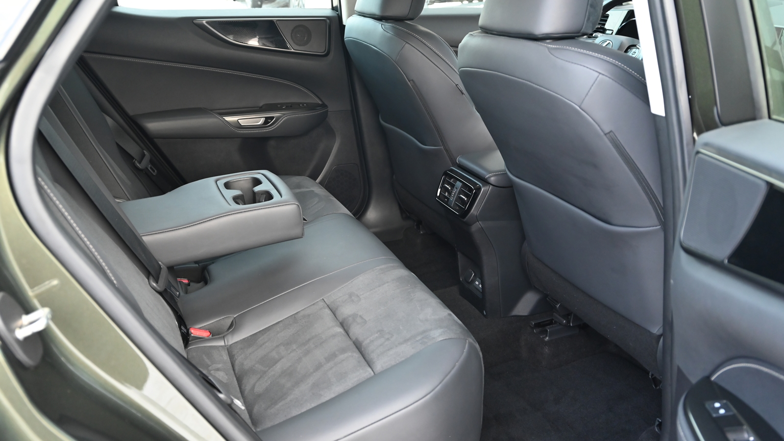 Lexus NX 2023 року, Універсал, Тойота Центр Київ "Сіті Плаза", м.Київ | Фото № 7 Lexus NX 2023 року з пробігом 23444 км, Універсал, Тойота Центр Київ "Сіті Плаза", м.Київ - 1730965 ГРН | Фото № 7