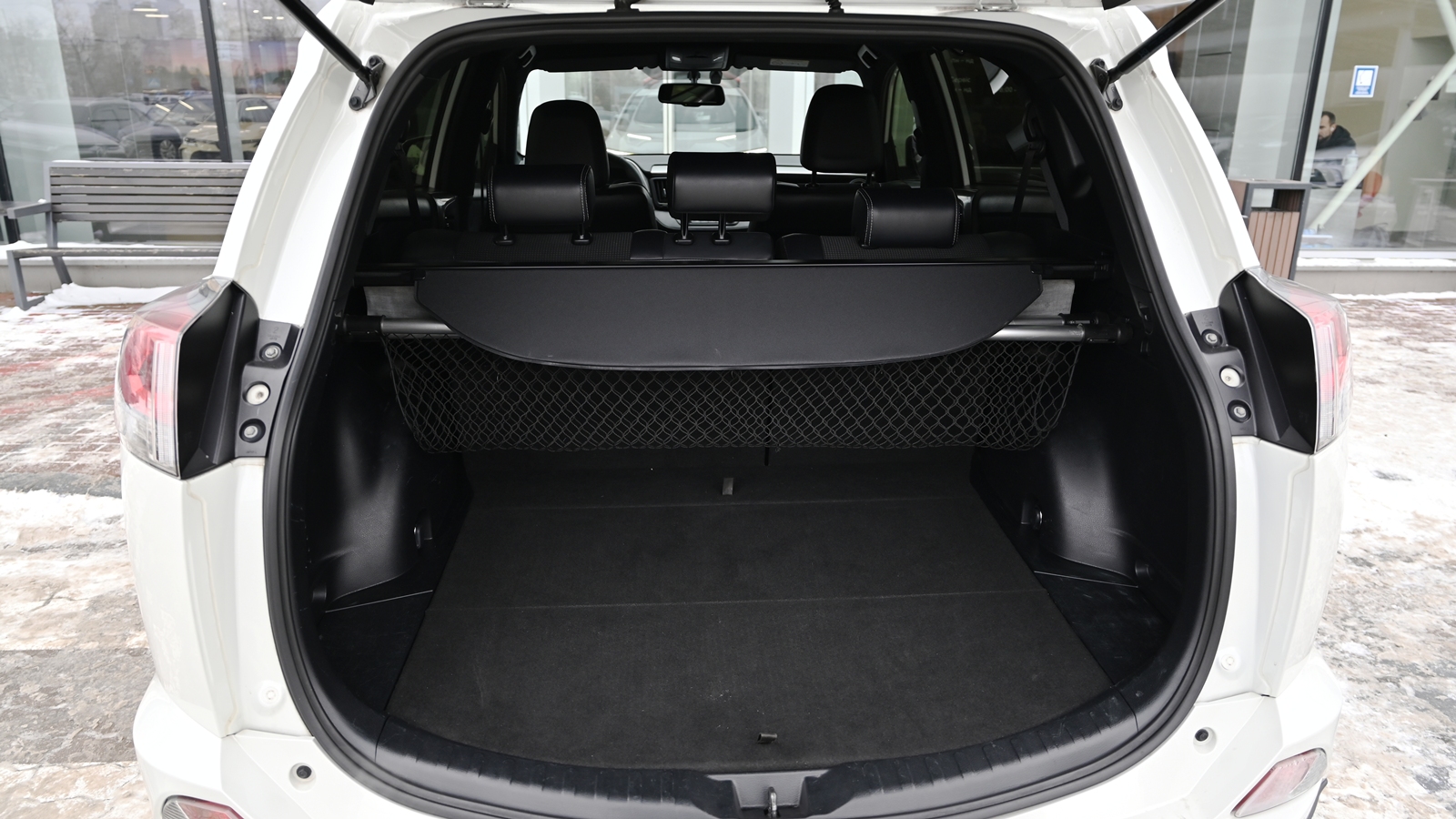 Toyota RAV4 2017 року, Універсал, Тойота Центр Київ "Сіті Плаза", м.Київ | Фото № 10 Toyota RAV4 2017 року з пробігом 160345 км, Універсал, Тойота Центр Київ "Сіті Плаза", м.Київ - 814590 ГРН | Фото № 10