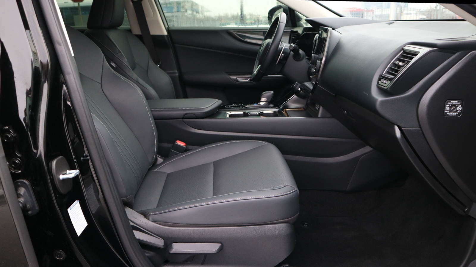 Lexus NX 2022 року з пробігом 28816 км, Універсал, Тойота Центр Київ "Автосаміт Укравто Столичне", м.Київ - 2119000 ГРН | Фото № 6