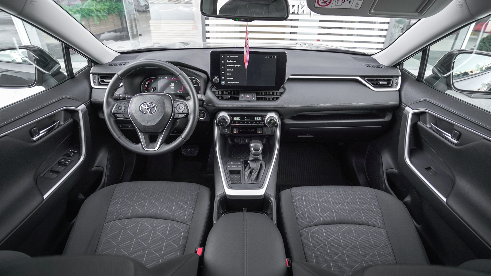 Toyota RAV4 2023 року, Універсал, Тойота Центр Львів "Діамант", м.Львів | Фото № 8 Toyota RAV4 2023 року з пробігом 13201 км, Універсал, Тойота Центр Львів "Діамант", м.Львів - 1392000 ГРН | Фото № 8