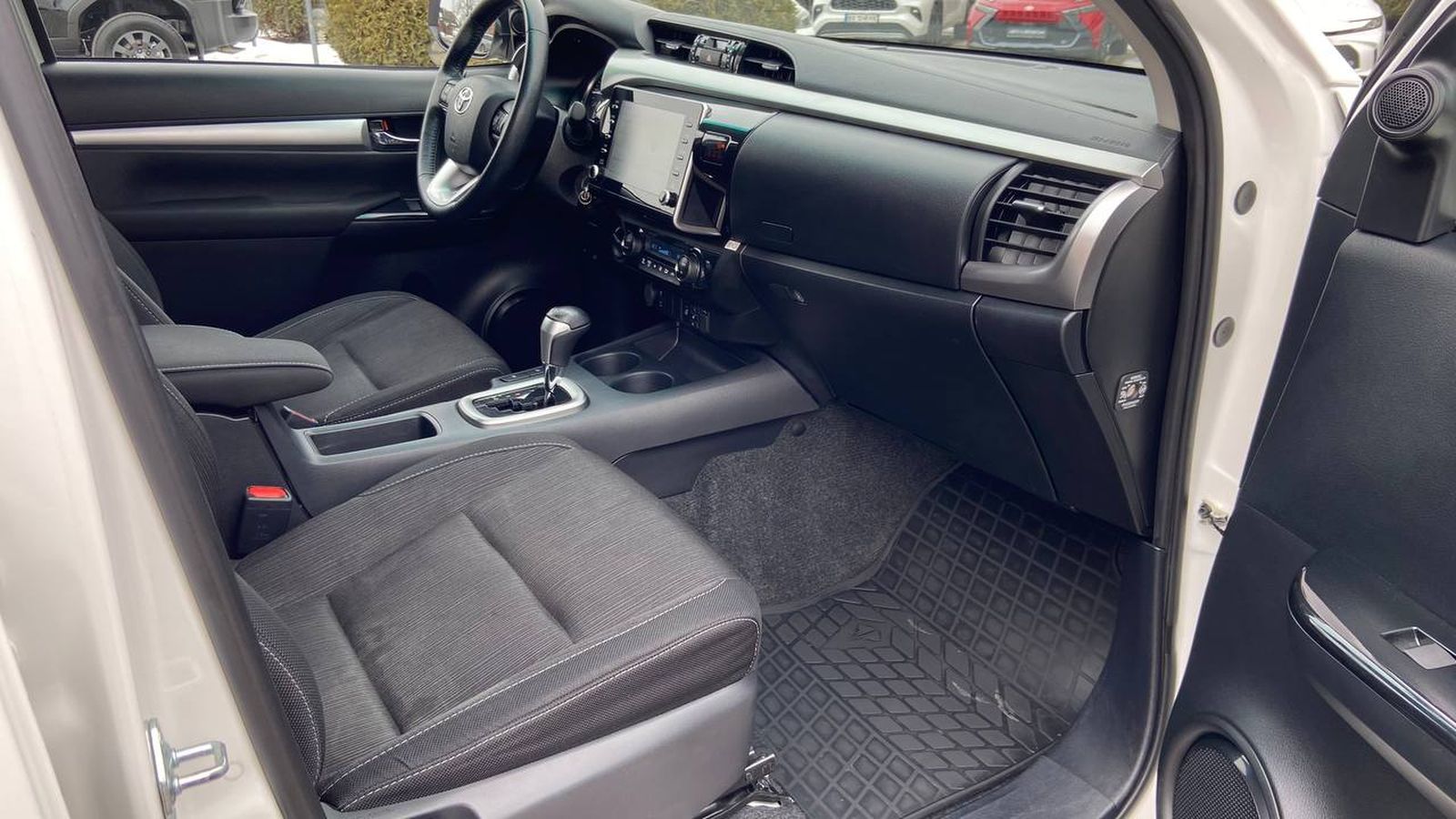 Toyota HILUX 2023 року, Пікап, Тойота Центр Хмельницький "Гранд Мотор", м.Хмельницький | Фото № 6 Toyota HILUX 2023 року з пробігом 195558 км, Пікап, Тойота Центр Хмельницький "Гранд Мотор", м.Хмельницький - 1720000 ГРН | Фото № 6