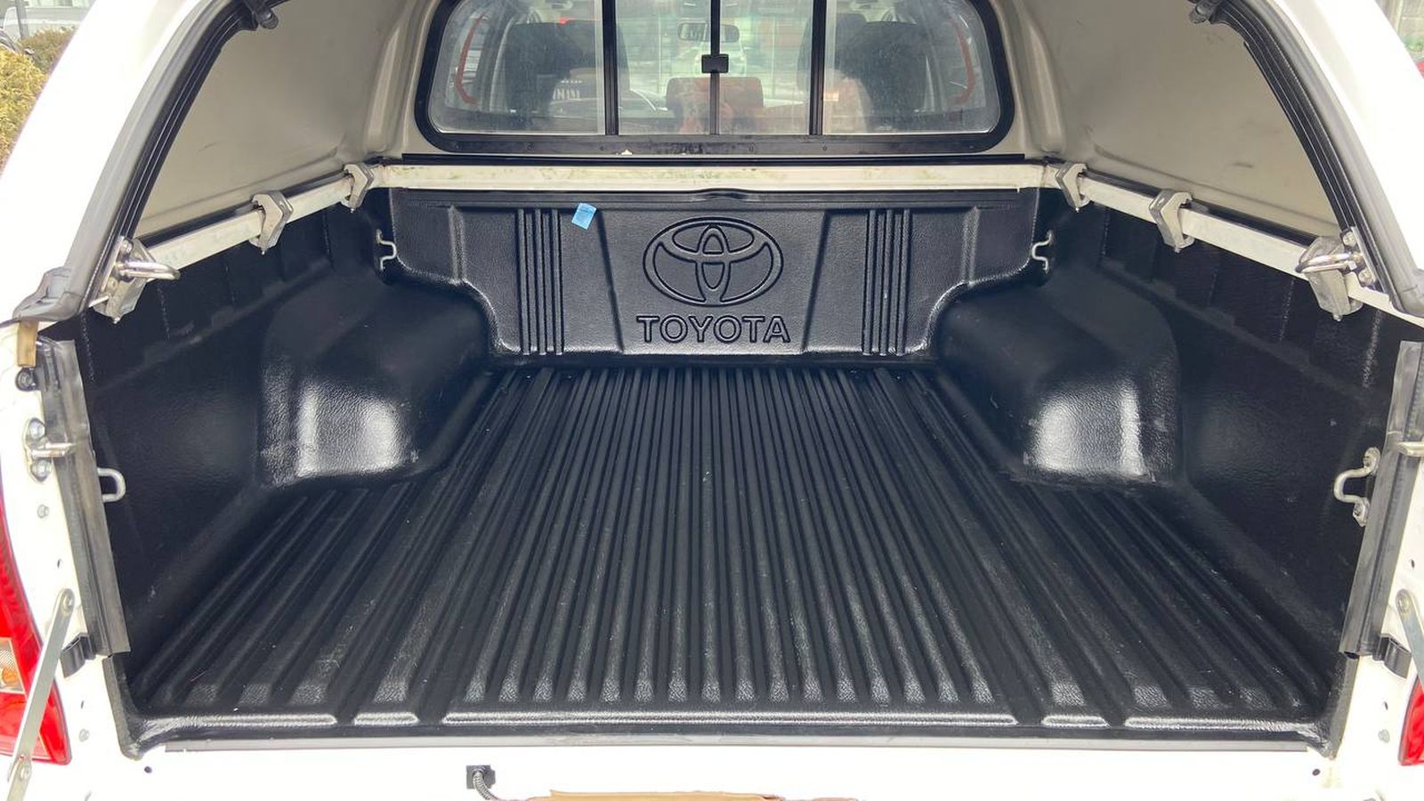 Toyota HILUX 2023 року, Пікап, Тойота Центр Хмельницький "Гранд Мотор", м.Хмельницький | Фото № 10 Toyota HILUX 2023 року з пробігом 195558 км, Пікап, Тойота Центр Хмельницький "Гранд Мотор", м.Хмельницький - 1720000 ГРН | Фото № 10