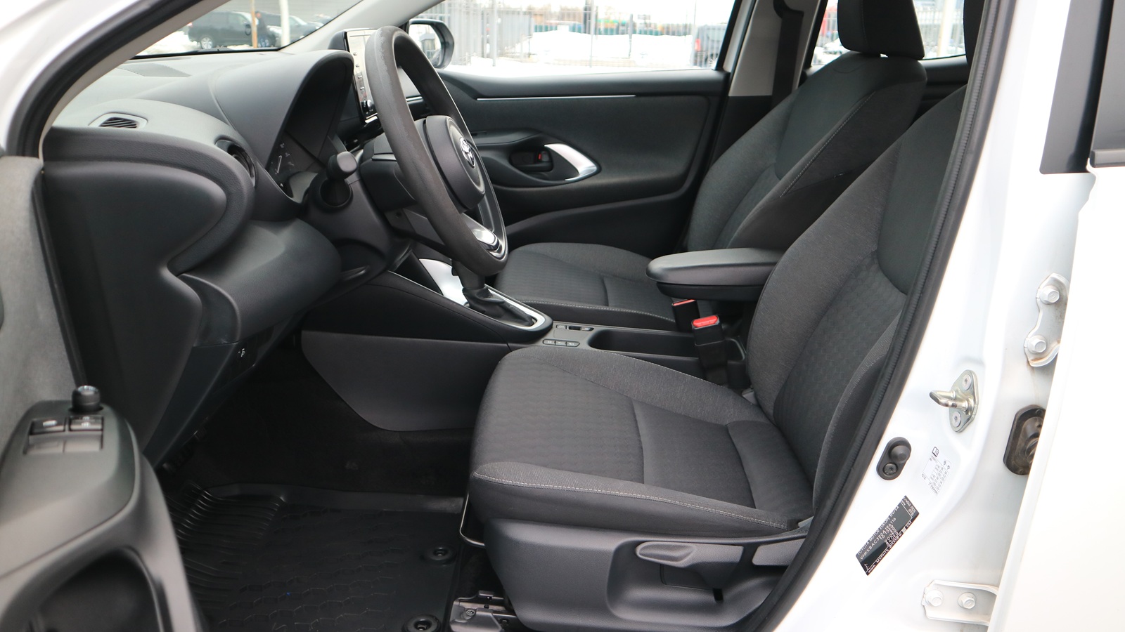 Toyota YARIS 2021 року з пробігом 57599 км, Хетчбек, Тойота Центр Київ "Автосаміт Укравто Столичне", м.Київ - 849000 ГРН | Фото № 8