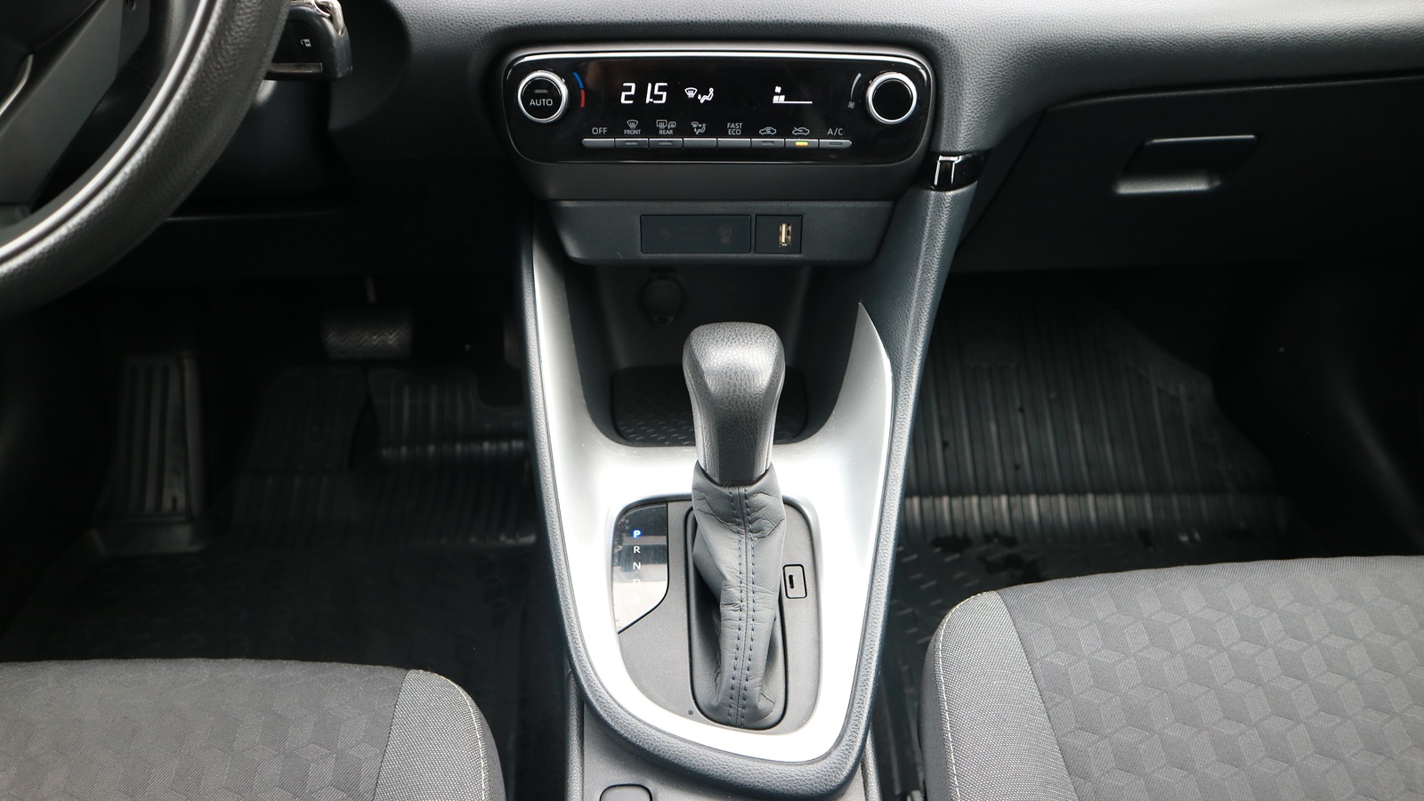 Toyota YARIS 2021 року з пробігом 57599 км, Хетчбек, Тойота Центр Київ "Автосаміт Укравто Столичне", м.Київ - 849000 ГРН | Фото № 14