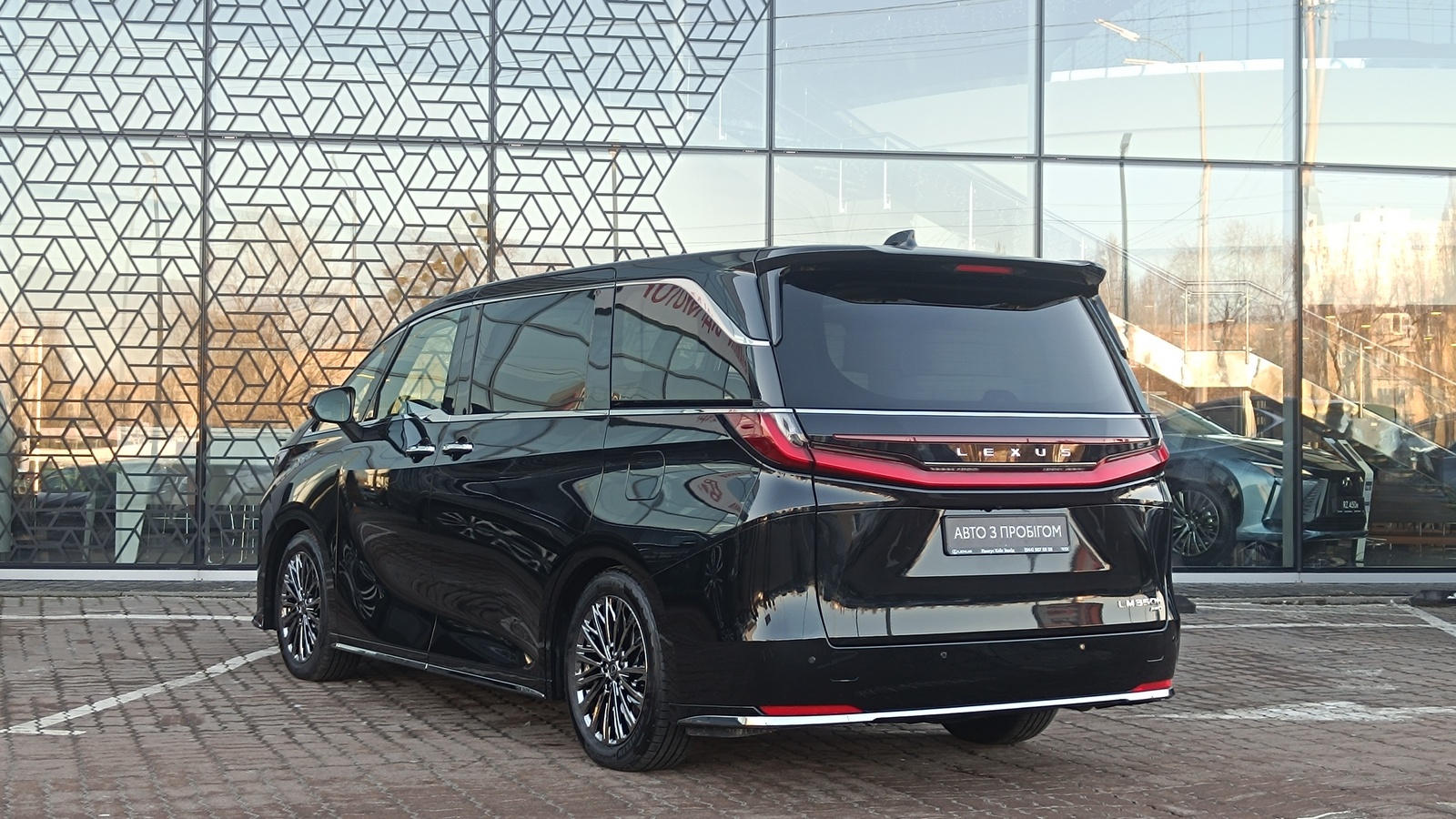 Lexus LM 350h 2025 року з пробігом 388 км, Мінівен, Лексус Київ Захід, м.Київ - 6190000 ГРН | Фото № 2