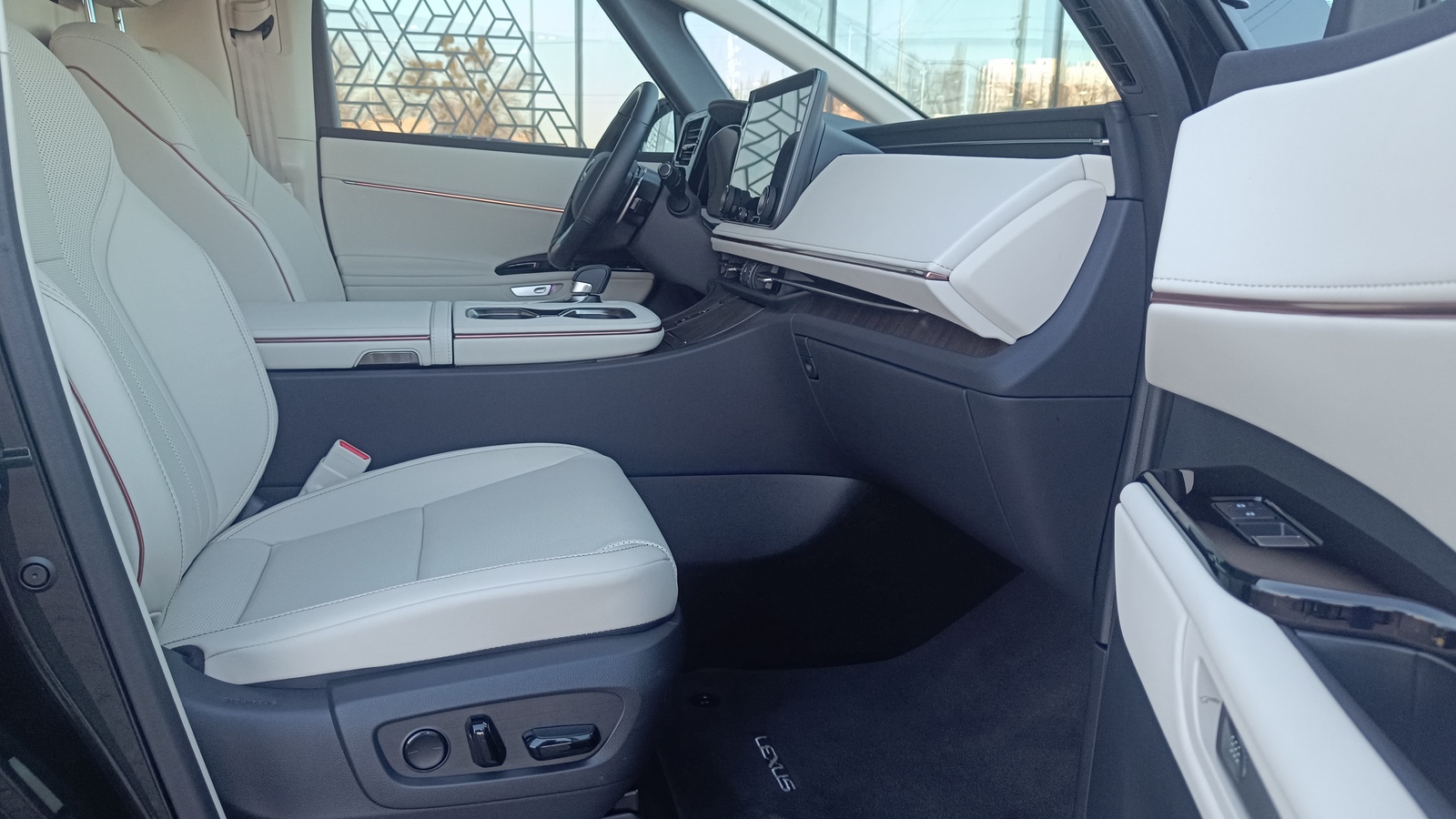 Lexus LM 350h 2025 року з пробігом 388 км, Мінівен, Лексус Київ Захід, м.Київ - 6190000 ГРН | Фото № 6