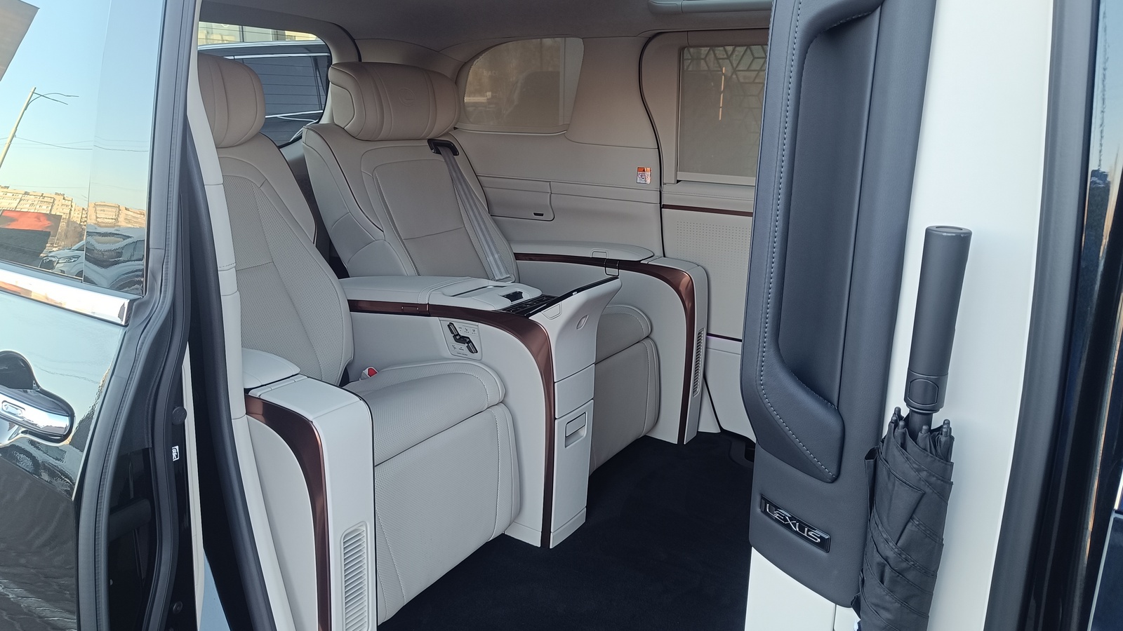 Lexus LM 350h 2025 року з пробігом 388 км, Мінівен, Лексус Київ Захід, м.Київ - 6190000 ГРН | Фото № 7