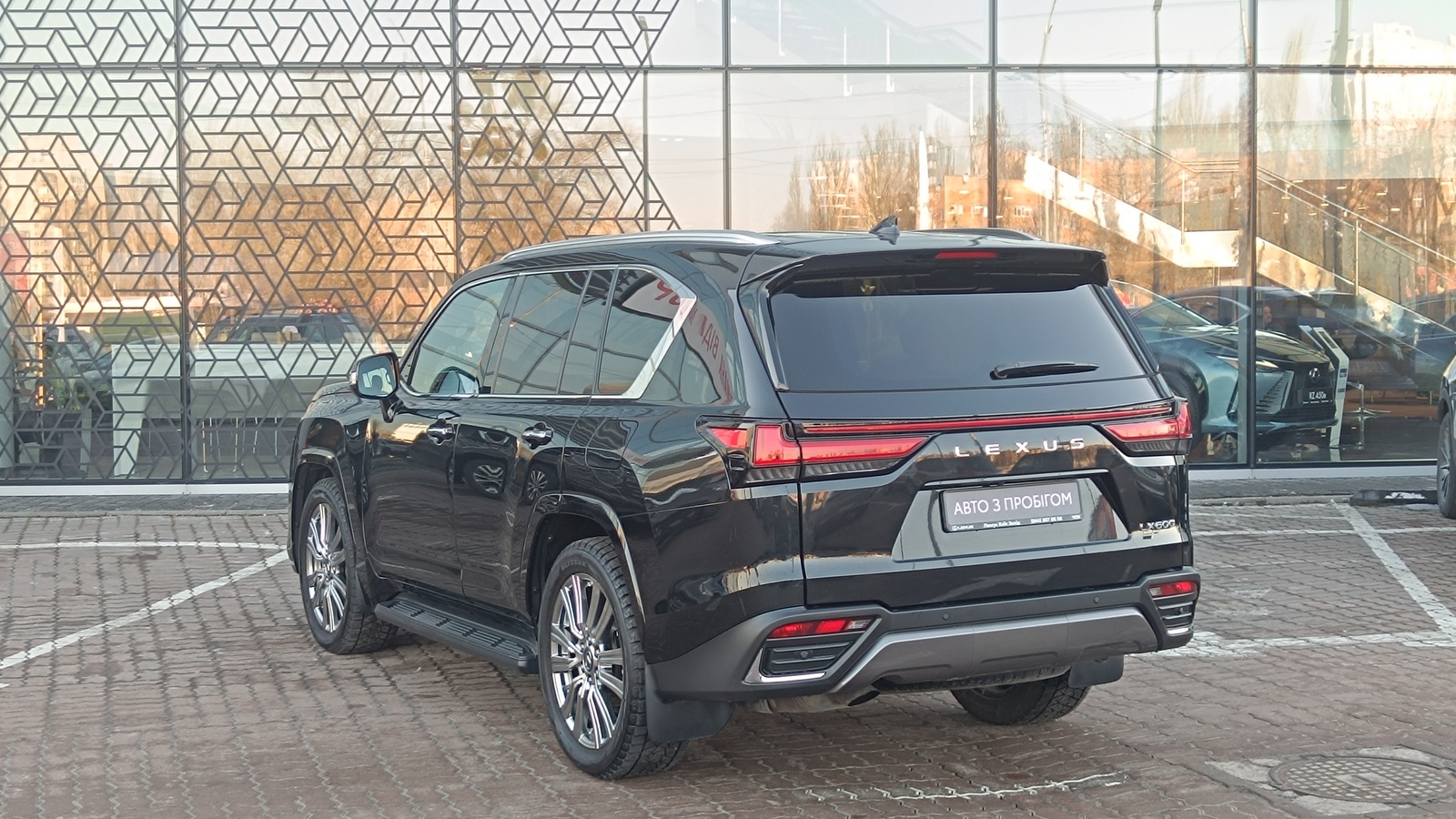 Lexus LX 2023 року з пробігом 77002 км, Універсал, Лексус Київ Захід, м.Київ - 5100000 ГРН | Фото № 2