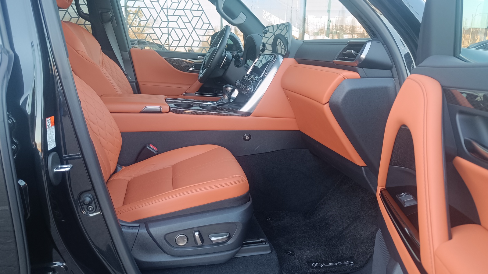 Lexus LX 2023 року з пробігом 77002 км, Універсал, Лексус Київ Захід, м.Київ - 5100000 ГРН | Фото № 6