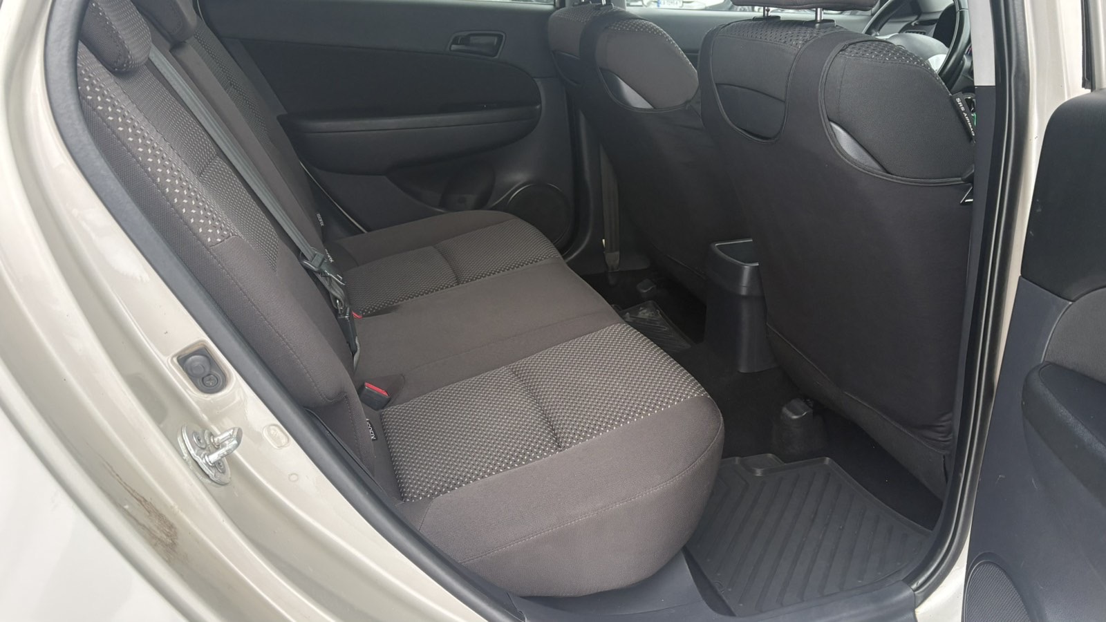 Інші авто HYUNDAI I30 2011 року з пробігом 201401 км, Універсал, Тойота Центр Київ "Автосаміт Укравто", м.Київ - 330000 ГРН | Фото № 7