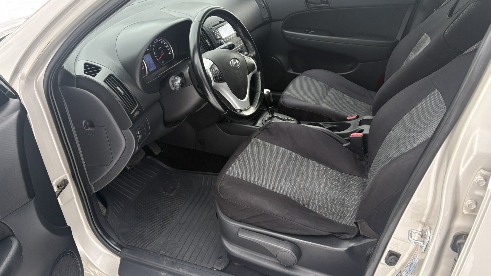 Інші авто HYUNDAI I30 2011 року з пробігом 201401 км, Універсал, Тойота Центр Київ "Автосаміт Укравто", м.Київ - 330000 ГРН | Фото № 12