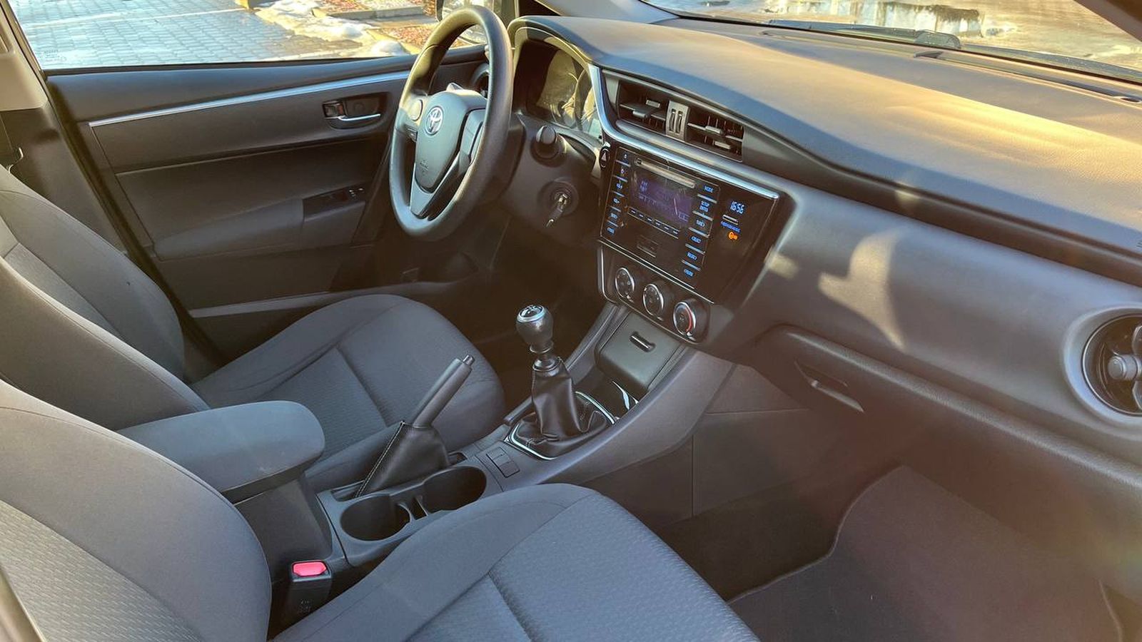 Toyota COROLLA 2017 року з пробігом 103871 км, Седан, Тойота Центр Хмельницький "Гранд Мотор", м.Хмельницький - 496000 ГРН | Фото № 6