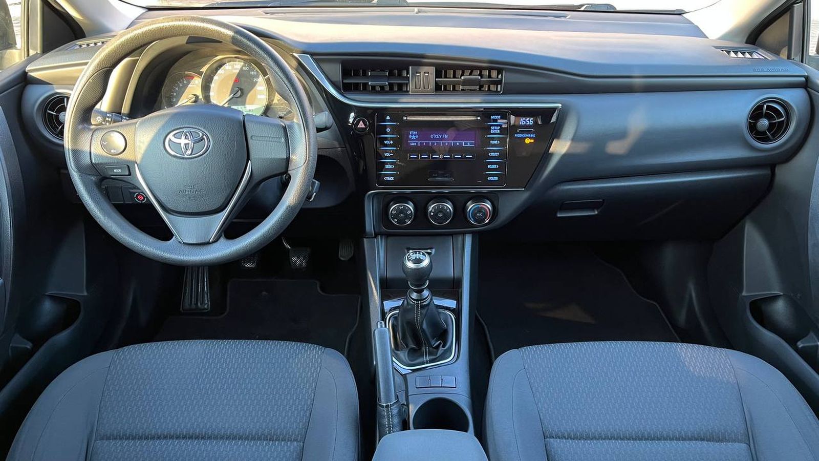 Toyota COROLLA 2017 року з пробігом 103871 км, Седан, Тойота Центр Хмельницький "Гранд Мотор", м.Хмельницький - 496000 ГРН | Фото № 8