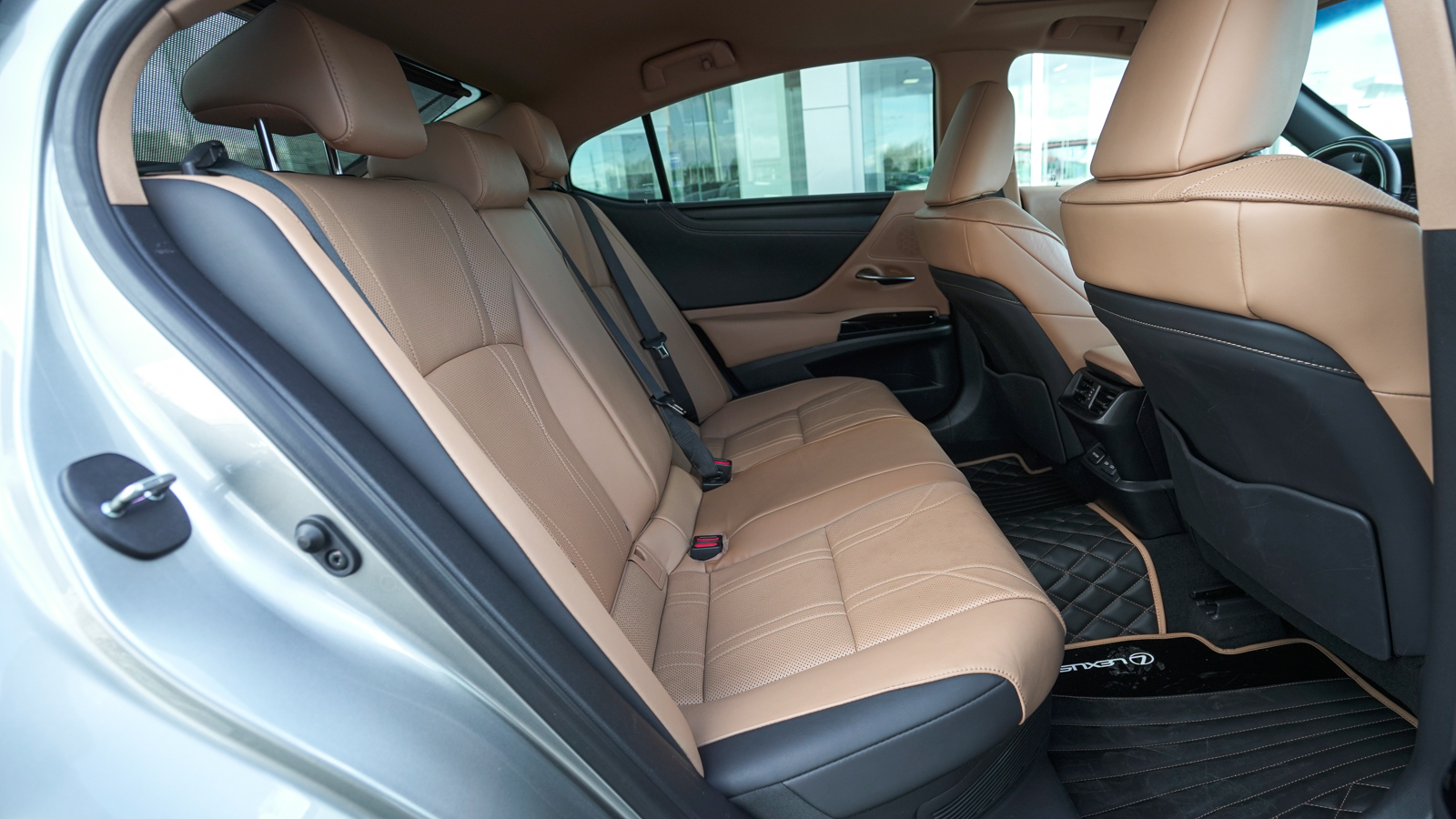 Lexus ES 2022 року з пробігом 87421 км, Седан, Тойота Центр Львів "Діамант", м.Львів - 2044500 ГРН | Фото № 7