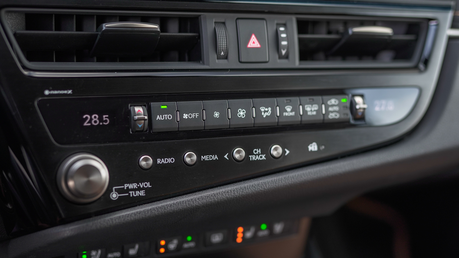 Lexus ES 2022 року з пробігом 87421 км, Седан, Тойота Центр Львів "Діамант", м.Львів - 2044500 ГРН | Фото № 35