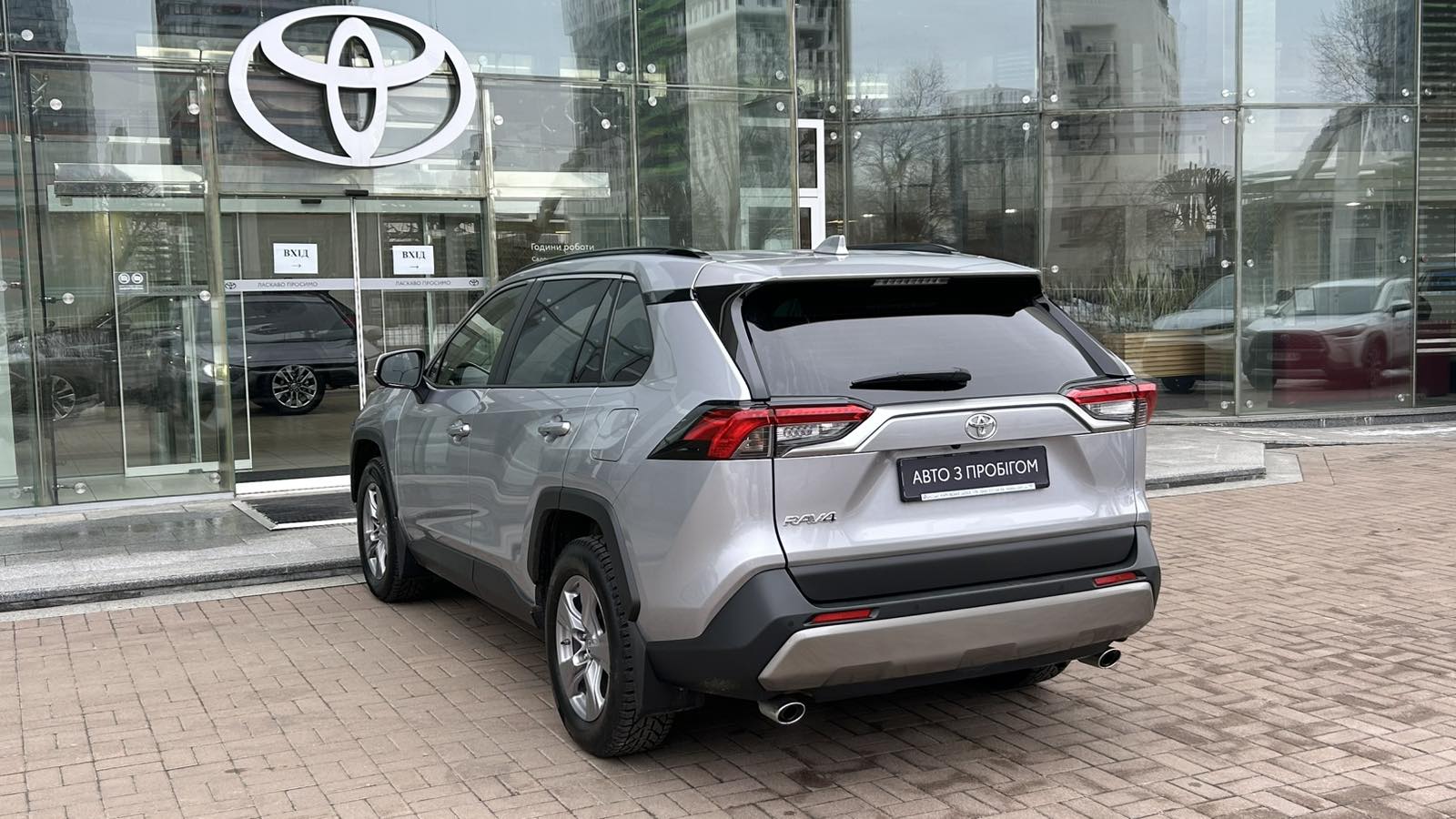Toyota RAV4 2023 року з пробігом 33565 км, Універсал, Тойота Центр Київ "Автосаміт Укравто", м.Київ - 1495000 ГРН | Фото № 2