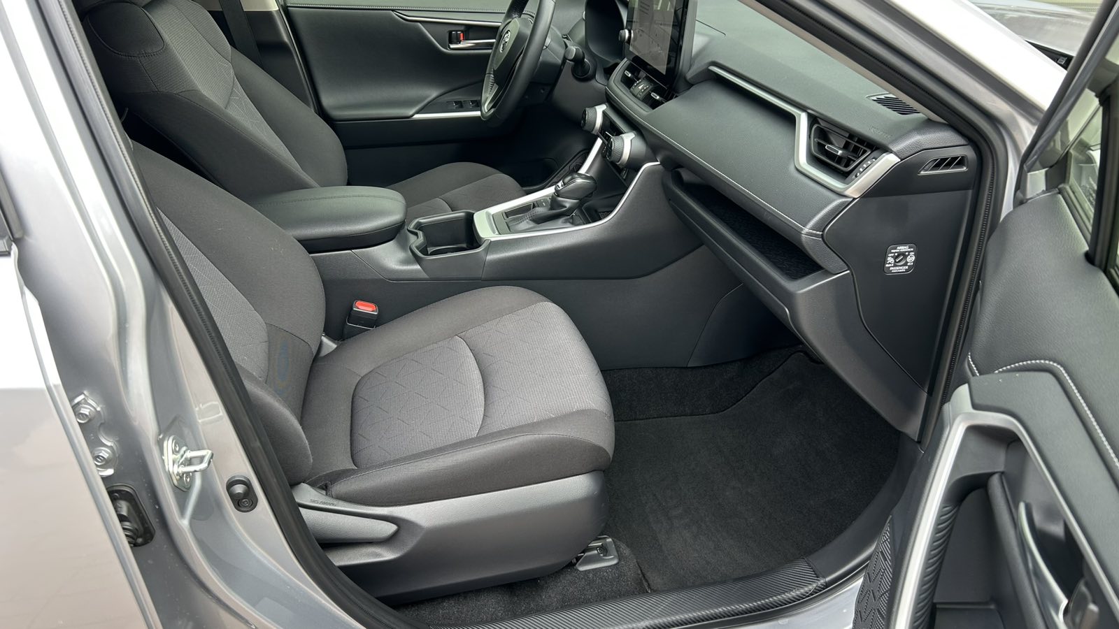 Toyota RAV4 2023 року з пробігом 33565 км, Універсал, Тойота Центр Київ "Автосаміт Укравто", м.Київ - 1495000 ГРН | Фото № 6