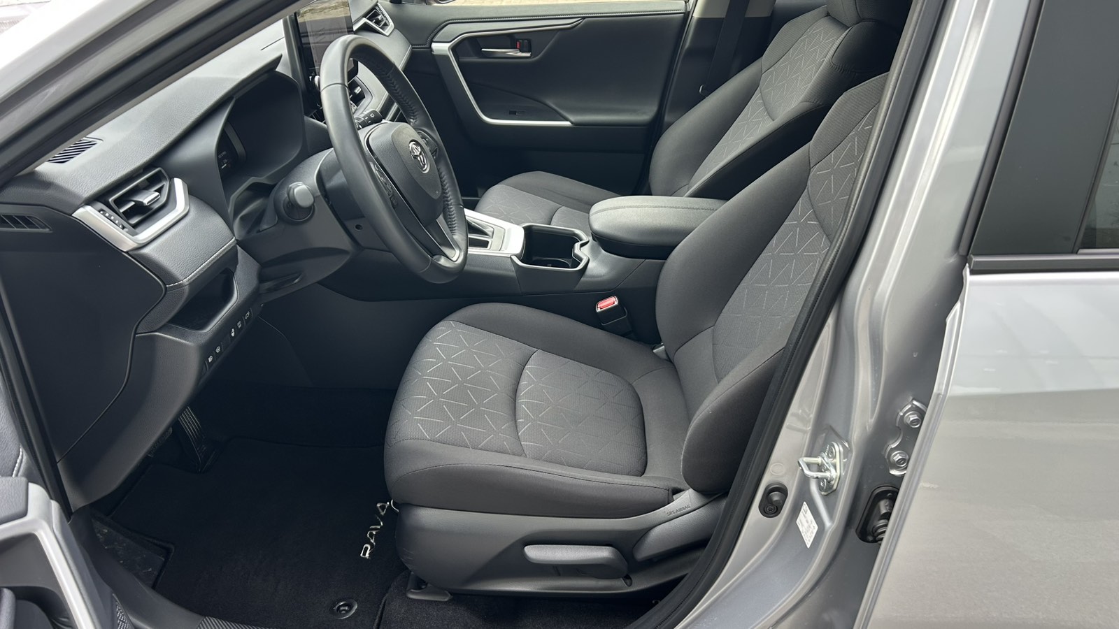 Toyota RAV4 2023 року з пробігом 33565 км, Універсал, Тойота Центр Київ "Автосаміт Укравто", м.Київ - 1495000 ГРН | Фото № 12