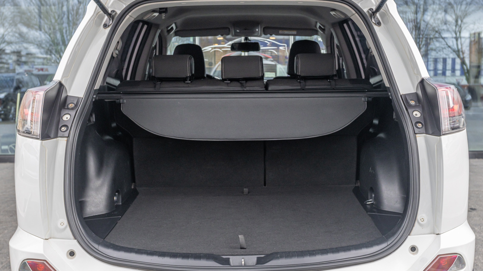 Toyota RAV4 2016 року з пробігом 177583 км, Універсал, Тойота Центр Дніпро "Алмаз Мотор" на Запорізькому шосе, м.Дніпро - 925000 ГРН | Фото № 11