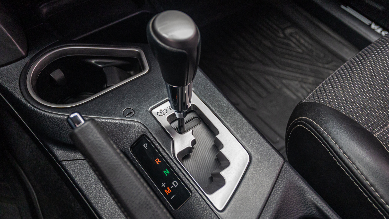 Toyota RAV4 2016 року з пробігом 177583 км, Універсал, Тойота Центр Дніпро "Алмаз Мотор" на Запорізькому шосе, м.Дніпро - 925000 ГРН | Фото № 29