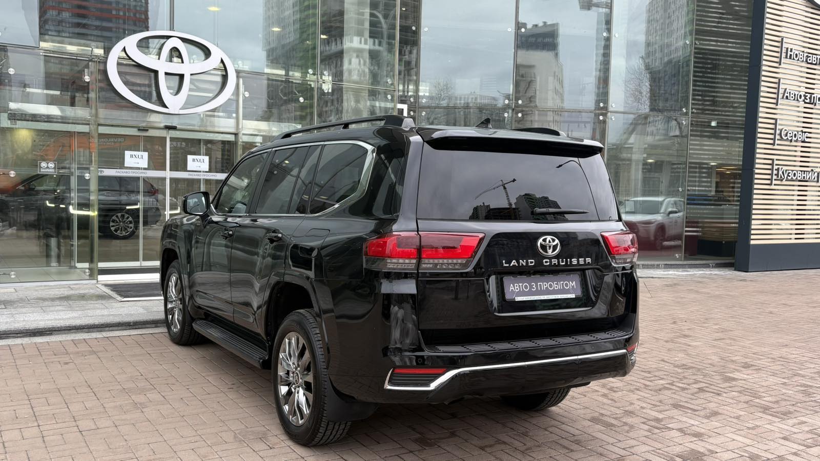 Toyota LAND CRUISER 2023 року з пробігом 2734 км, Універсал, Тойота Центр Київ "Автосаміт Укравто", м.Київ - 4219500 ГРН | Фото № 2