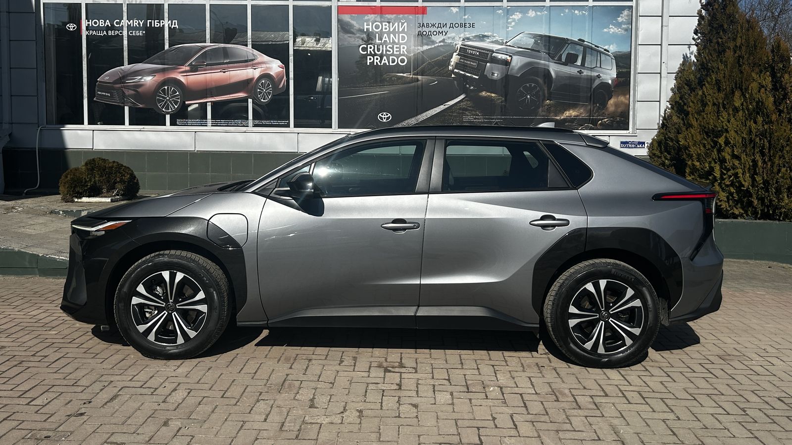 Toyota bZ4X 2022 року з пробігом 43770 км, Універсал, Тойота Центр Чернівці "Олімп-Моторс", м.Чернівці - 1050000 ГРН | Фото № 3