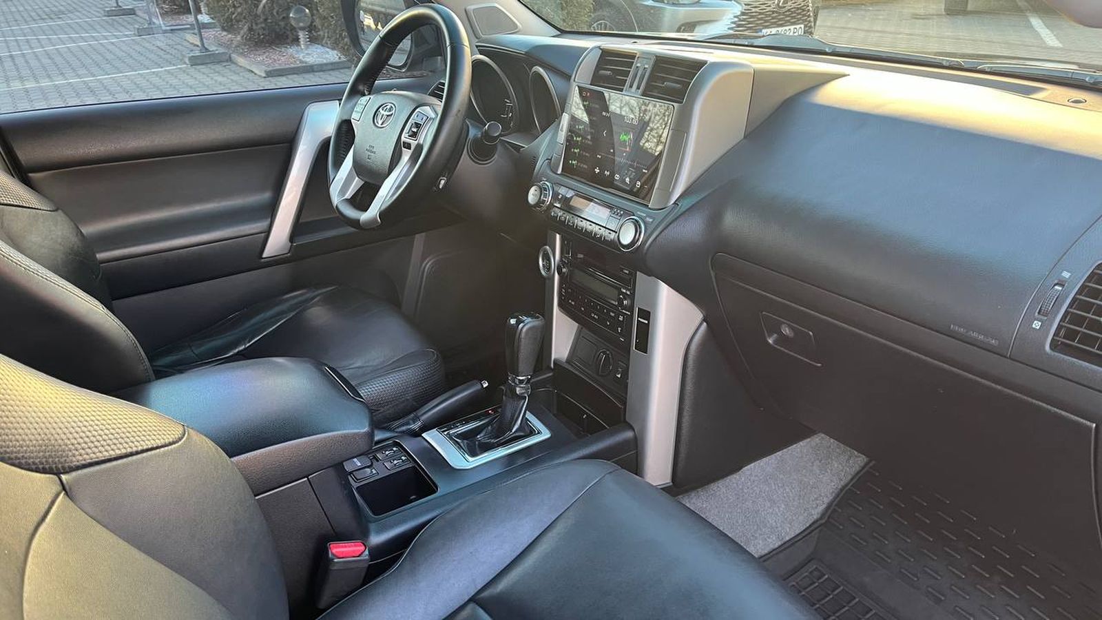 Toyota LAND CRUISER PRADO 2012 року з пробігом 298730 км, Універсал, Тойота Центр Хмельницький "Гранд Мотор", м.Хмельницький - 1059400 ГРН | Фото № 6