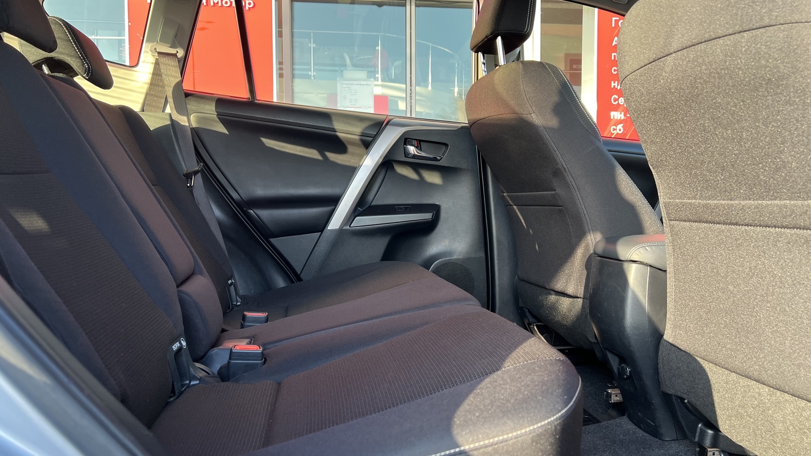 Toyota RAV4 2017 року, Універсал, Тойота Центр Вінниця "Преміум Мотор", м.Вінниця | Фото № 7 Toyota RAV4 2017 року з пробігом 136817 км, Універсал, Тойота Центр Вінниця "Преміум Мотор", м.Вінниця - 820000 ГРН | Фото № 7