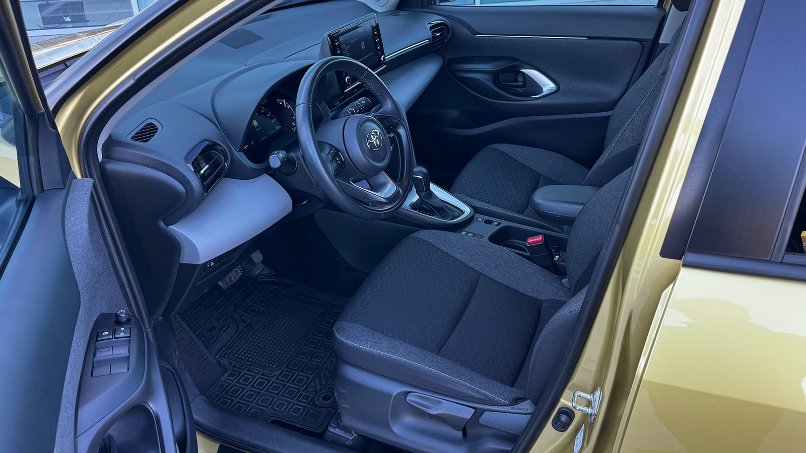 Toyota YARIS CROSS 2022 року з пробігом 36978 км, Хетчбек, Тойота Центр Рівне "Агат Авто", м.Рівне - 976650 ГРН | Фото № 12