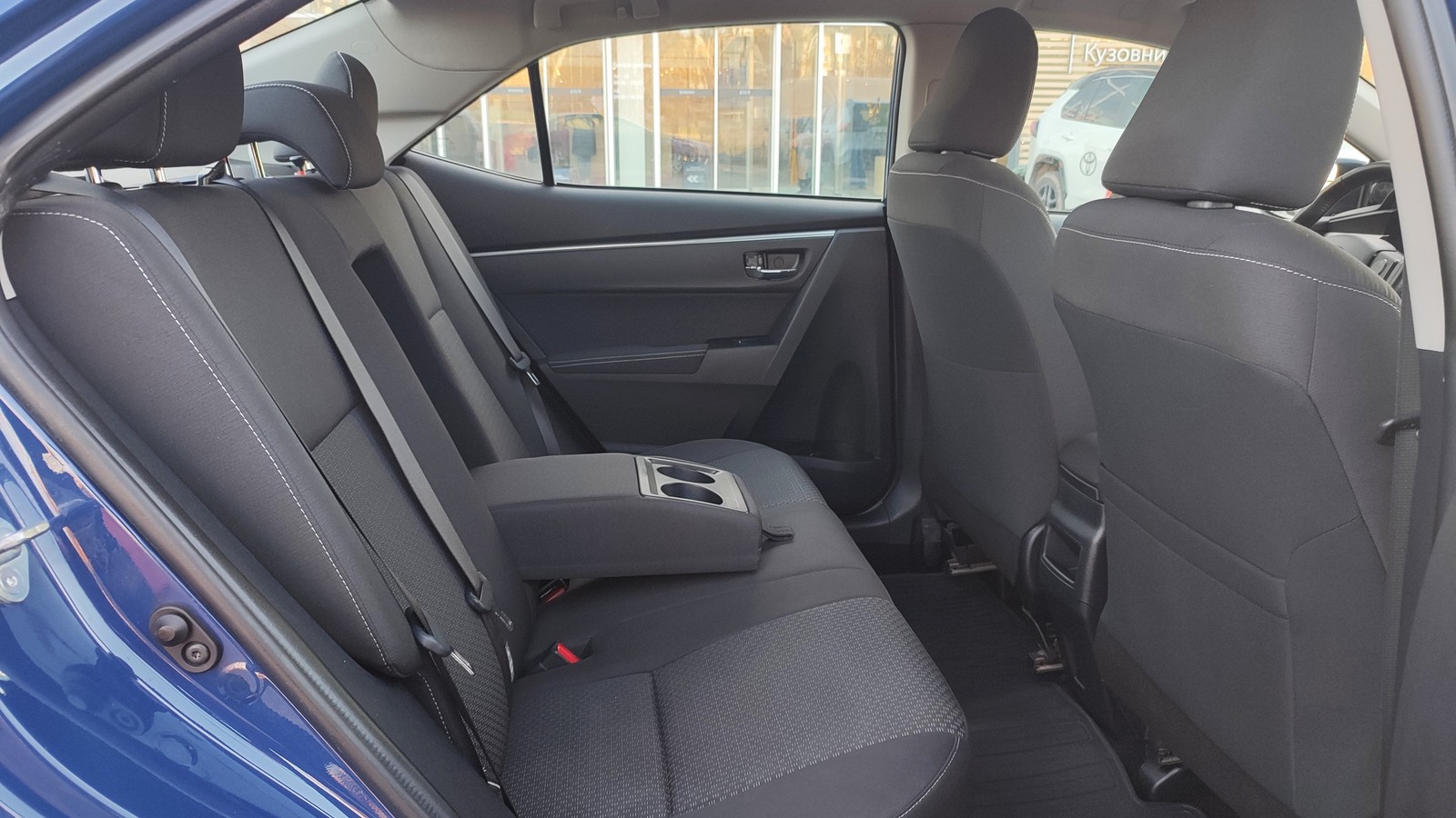 Toyota COROLLA 2016 року, Седан, Тойота Центр Київ "ВіДі Автострада", м.Київ | Фото № 7 Toyota COROLLA 2016 року з пробігом 195822 км, Седан, Тойота Центр Київ "ВіДі Автострада", м.Київ - 575000 ГРН | Фото № 7