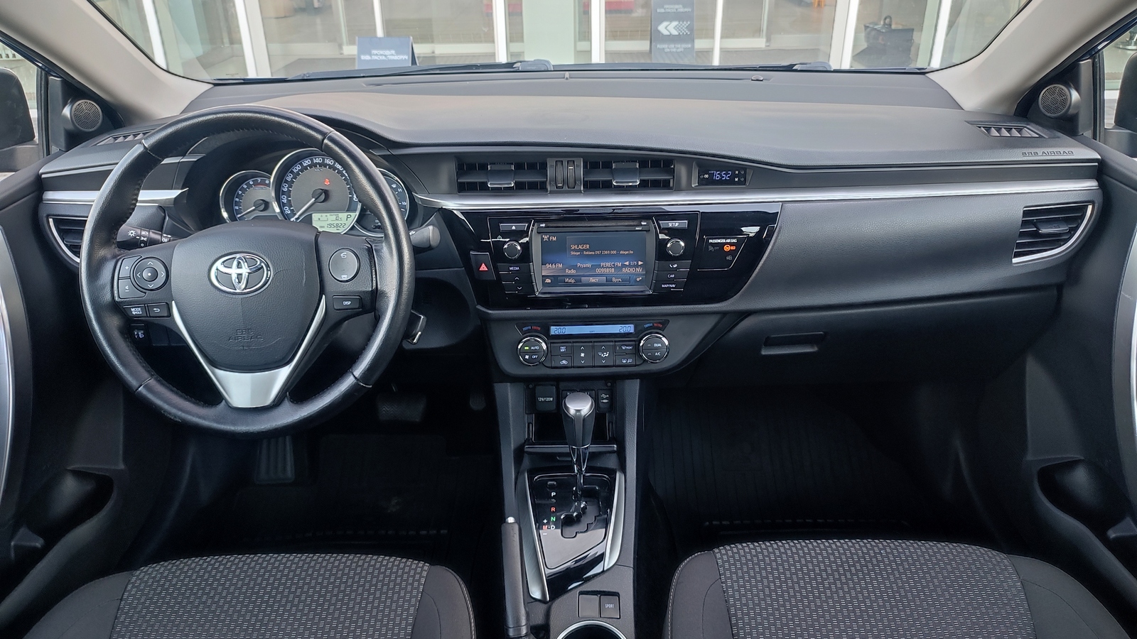 Toyota COROLLA 2016 року, Седан, Тойота Центр Київ "ВіДі Автострада", м.Київ | Фото № 8 Toyota COROLLA 2016 року з пробігом 195822 км, Седан, Тойота Центр Київ "ВіДі Автострада", м.Київ - 575000 ГРН | Фото № 8