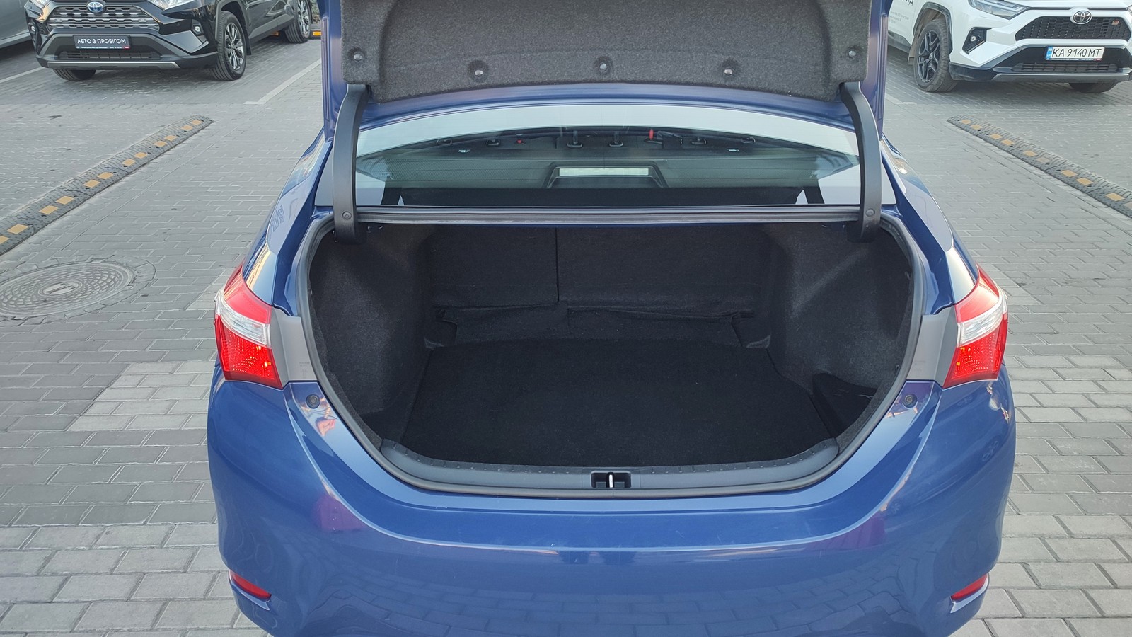 Toyota COROLLA 2016 року, Седан, Тойота Центр Київ "ВіДі Автострада", м.Київ | Фото № 10 Toyota COROLLA 2016 року з пробігом 195822 км, Седан, Тойота Центр Київ "ВіДі Автострада", м.Київ - 575000 ГРН | Фото № 10