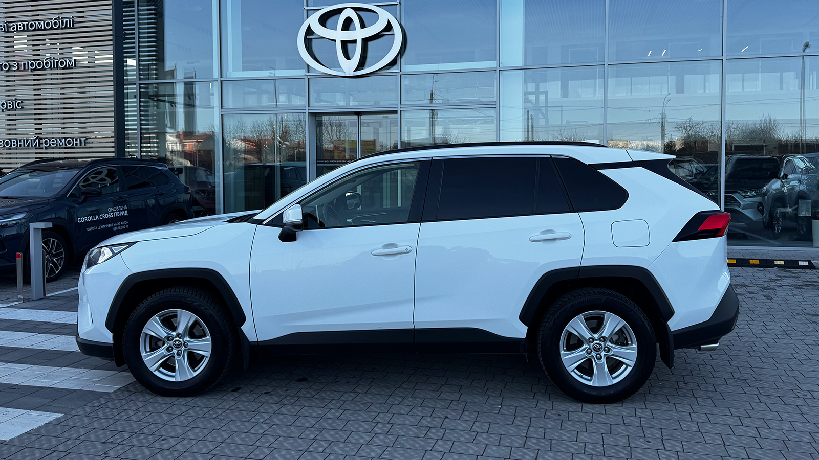 Toyota RAV4 2019 року з пробігом 148732 км, Універсал, Тойота Центр Рівне "Агат Авто", м.Рівне - 1078920 ГРН | Фото № 3