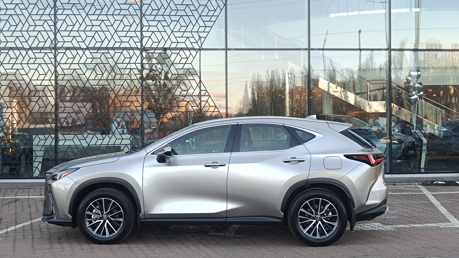 Lexus NX 2024 року з пробігом 8726 км, Універсал, Лексус Київ Захід, м.Київ - 1992000 ГРН | Фото № 3